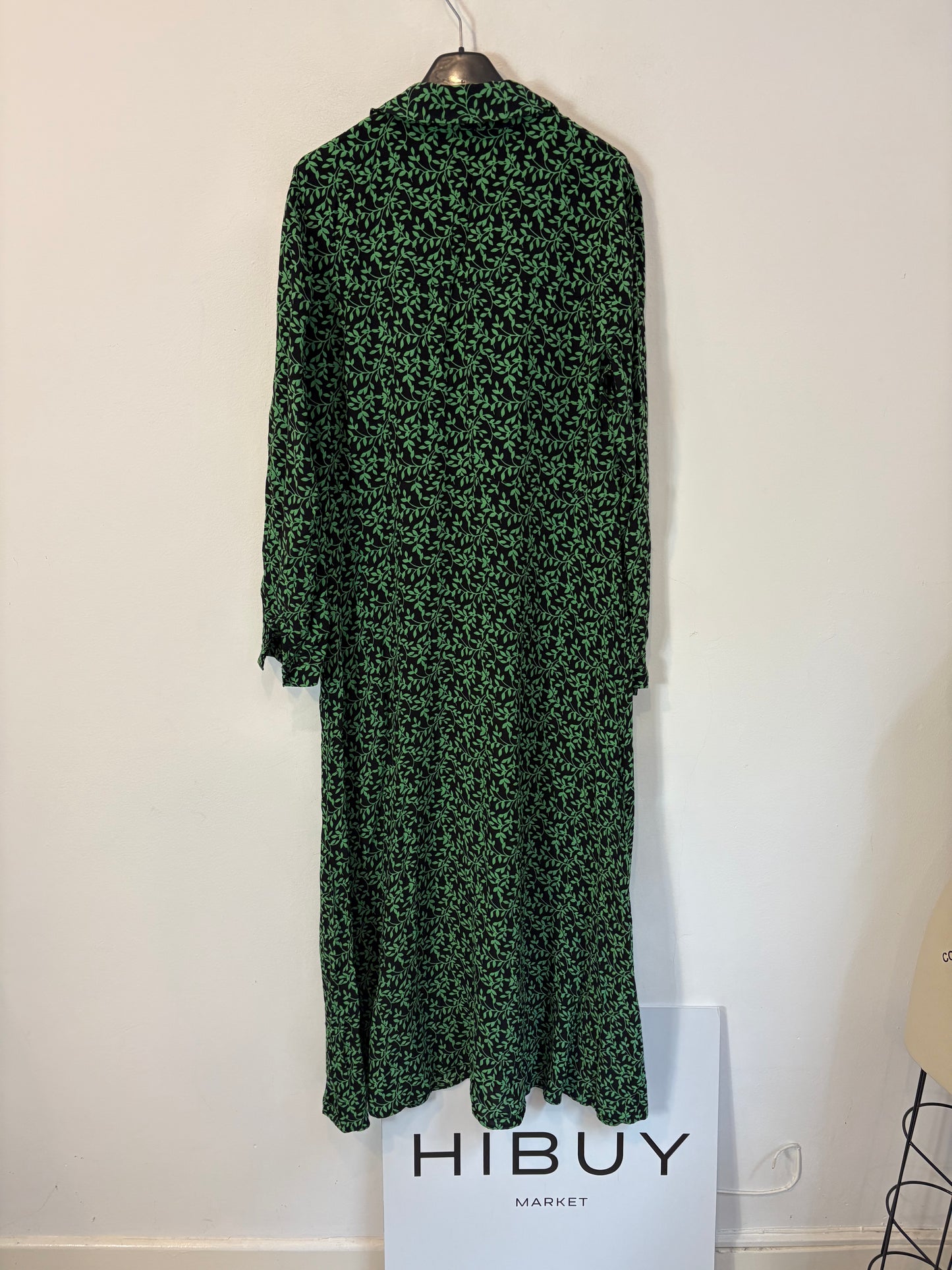 ZARA. Vestido largo camisero estampado verdes
