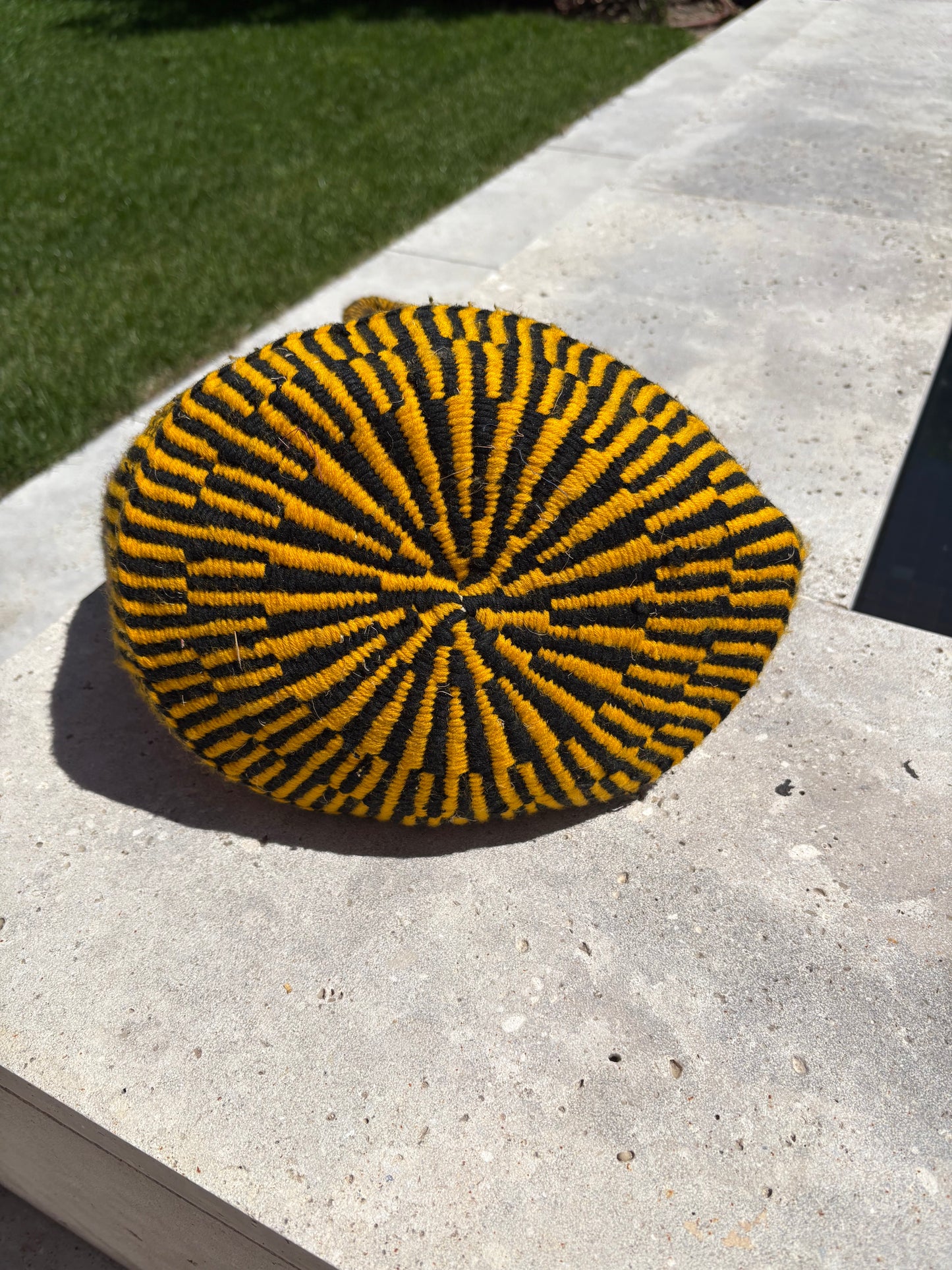 OTRAS. Bolso/cesta hecho a mano