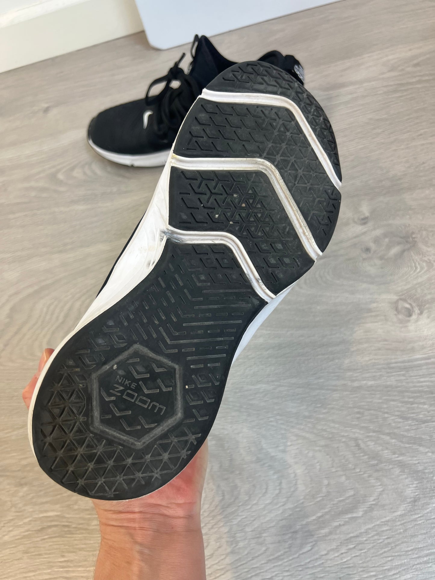 NIKE ZOOM. Black sneakers size 39