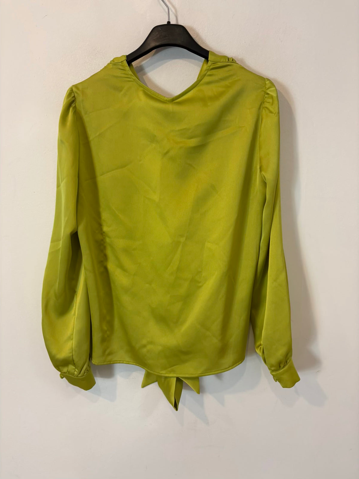 BIMANI. Blusa verde satinada lazada