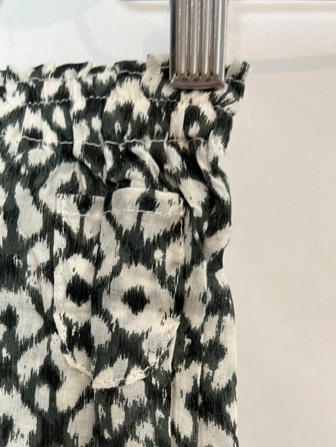 OMINI. Printed diaper cover with mother-of-pearl buttons. Size 0 months