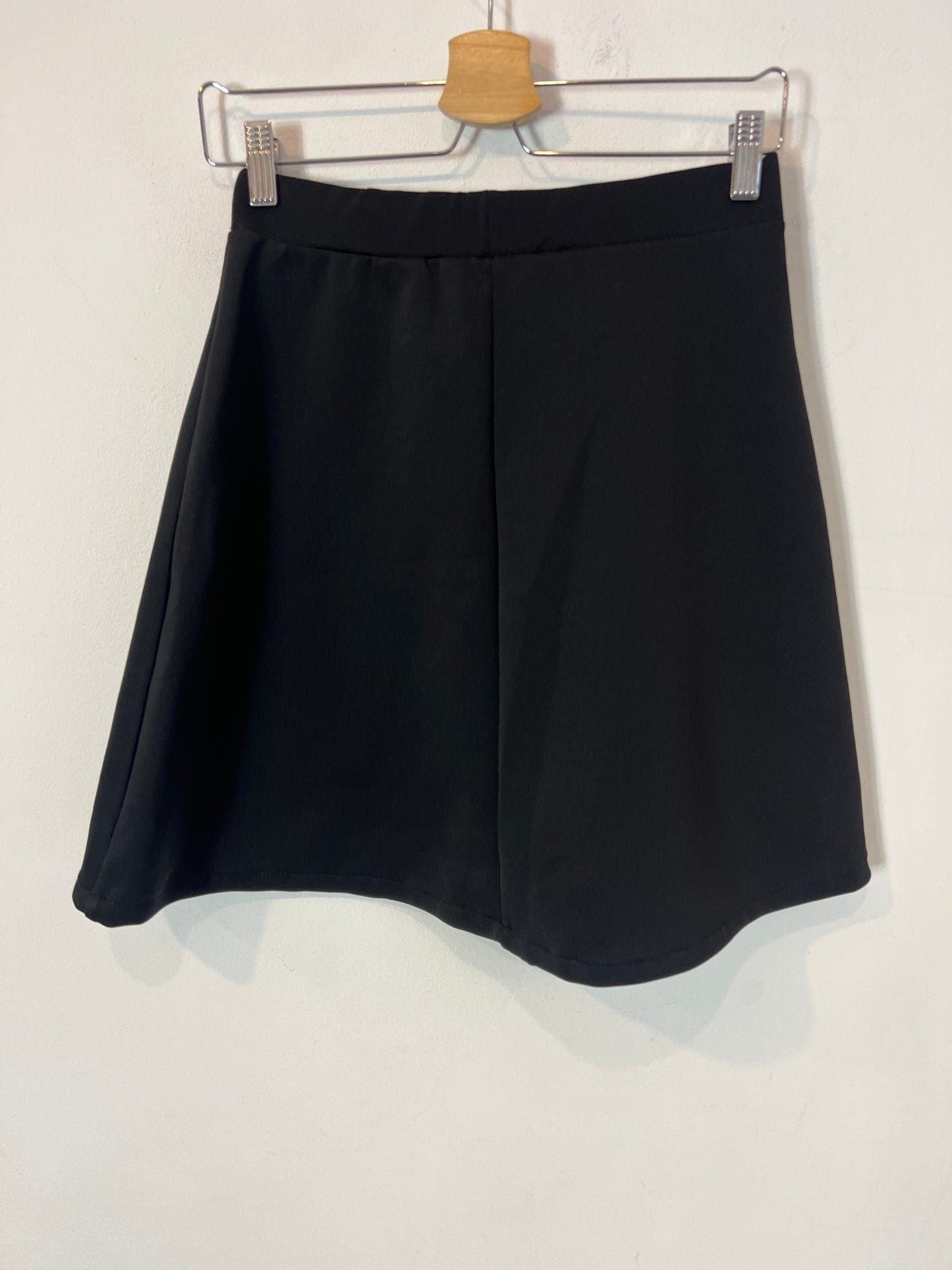 LEFTIES. Falda corta negra neopreno T.m