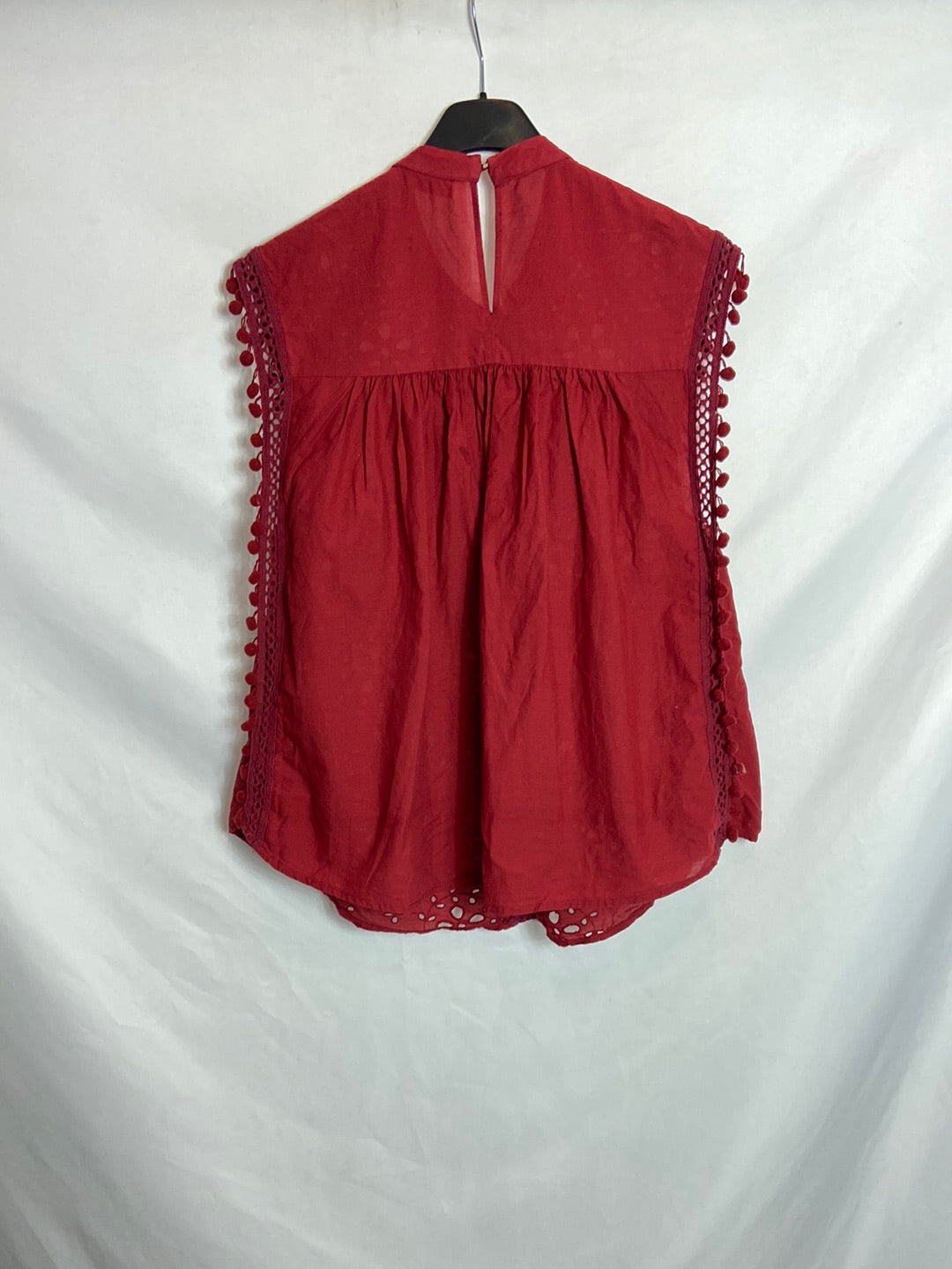ZARA. Top vino tinto borlas T.S