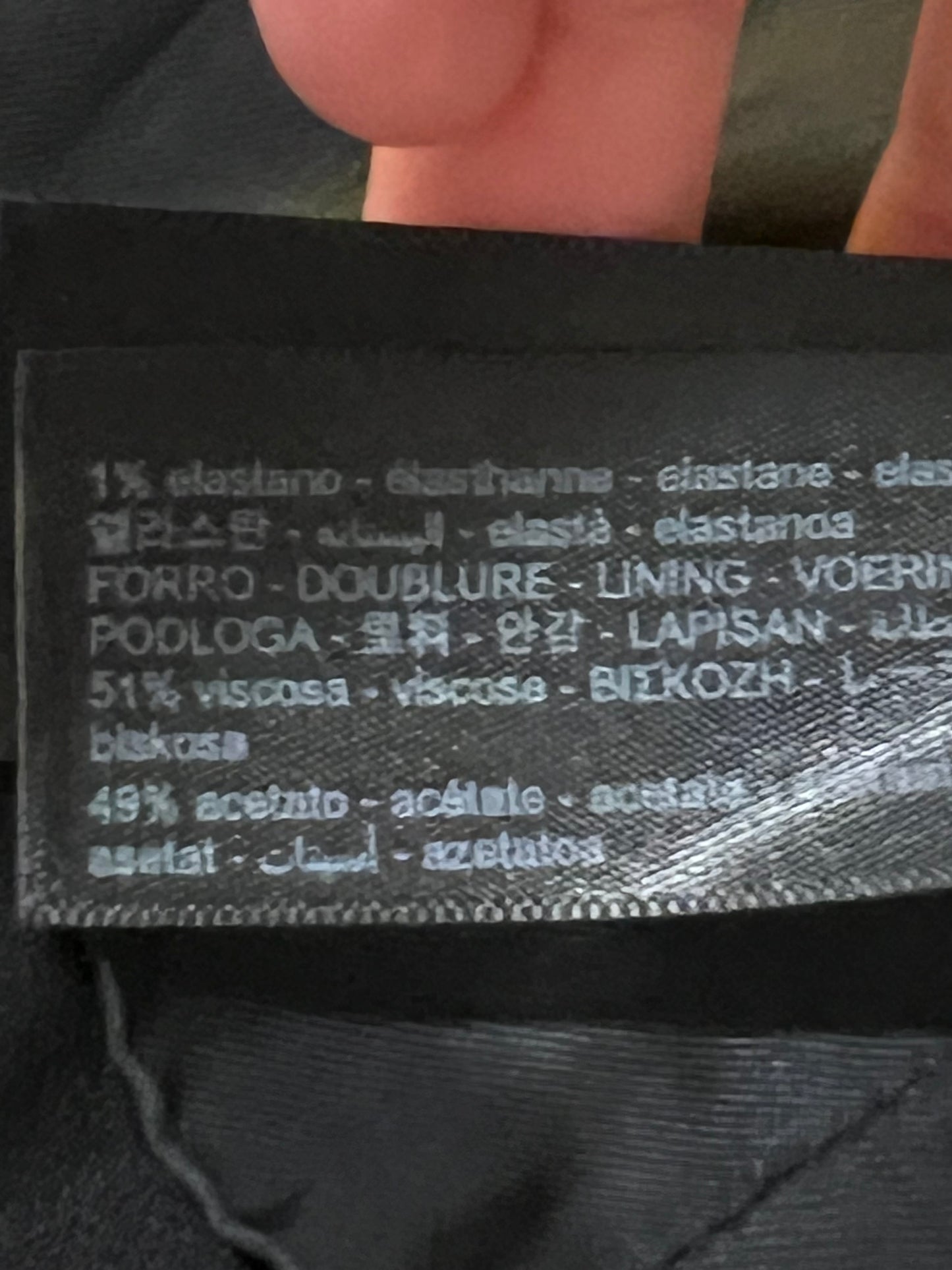 MASSIMO DUTTI. Chaleco negro abotonado T.s