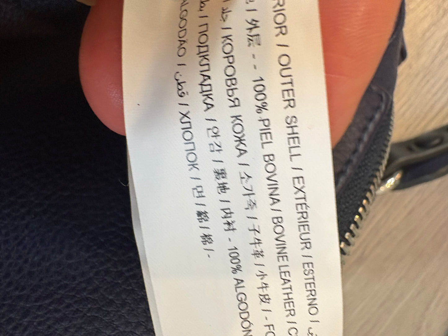 ADOLFO DOMINGUEZ. Bolso piel burdeos doble asa