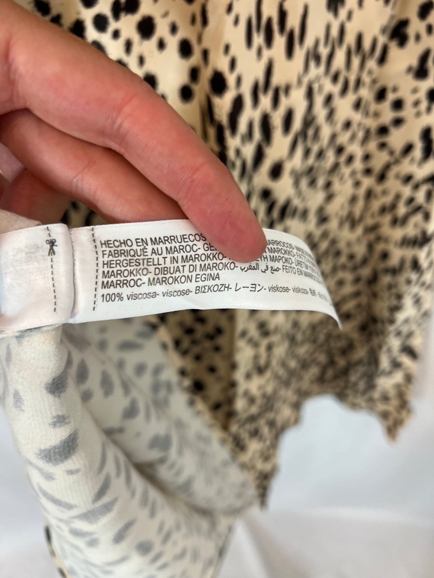 MASSIMO DUTTI. Satin animal print midi skirt. T 36