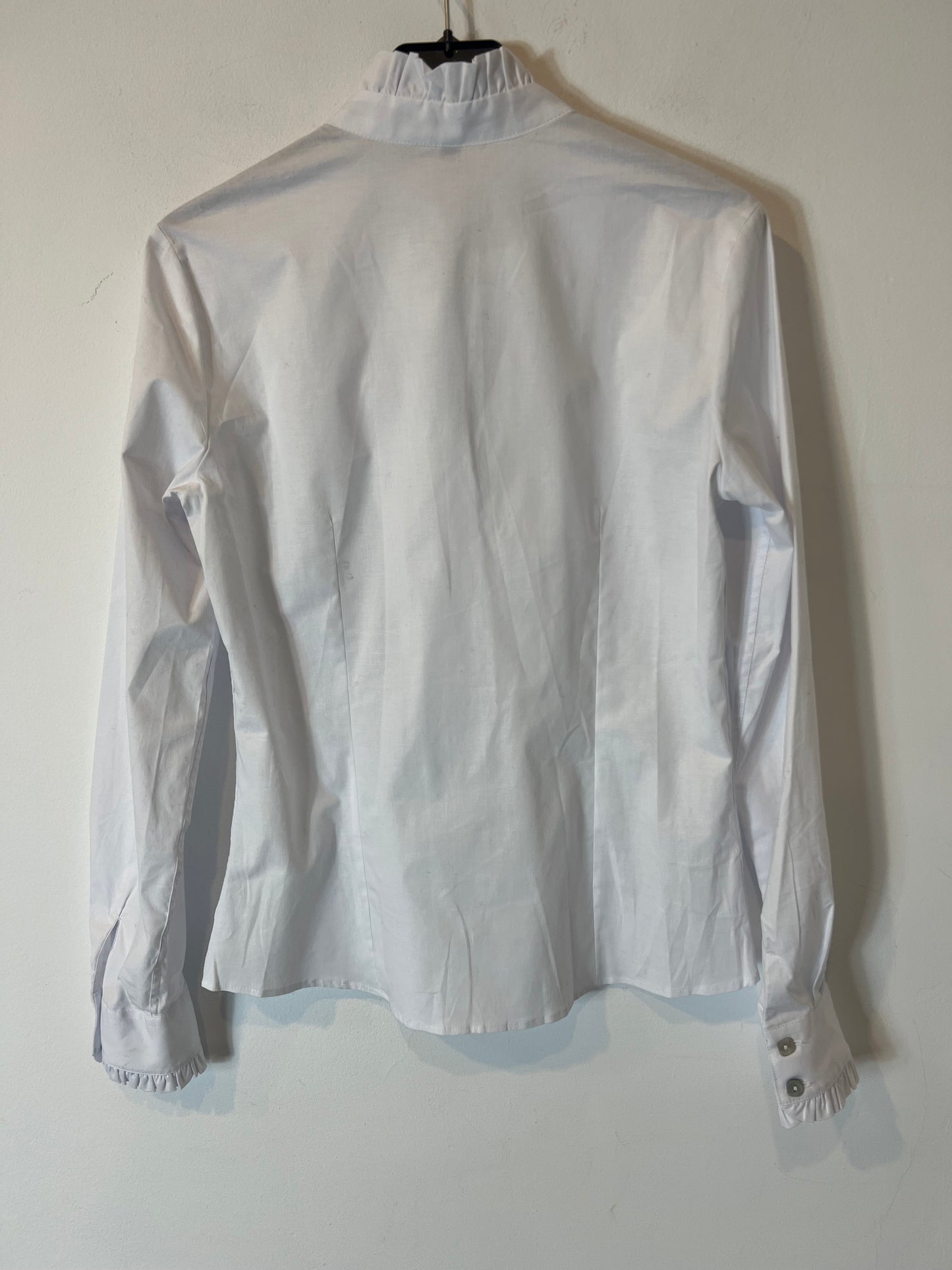 BARILOCHE. Camisa blanca detalle volante. T 36