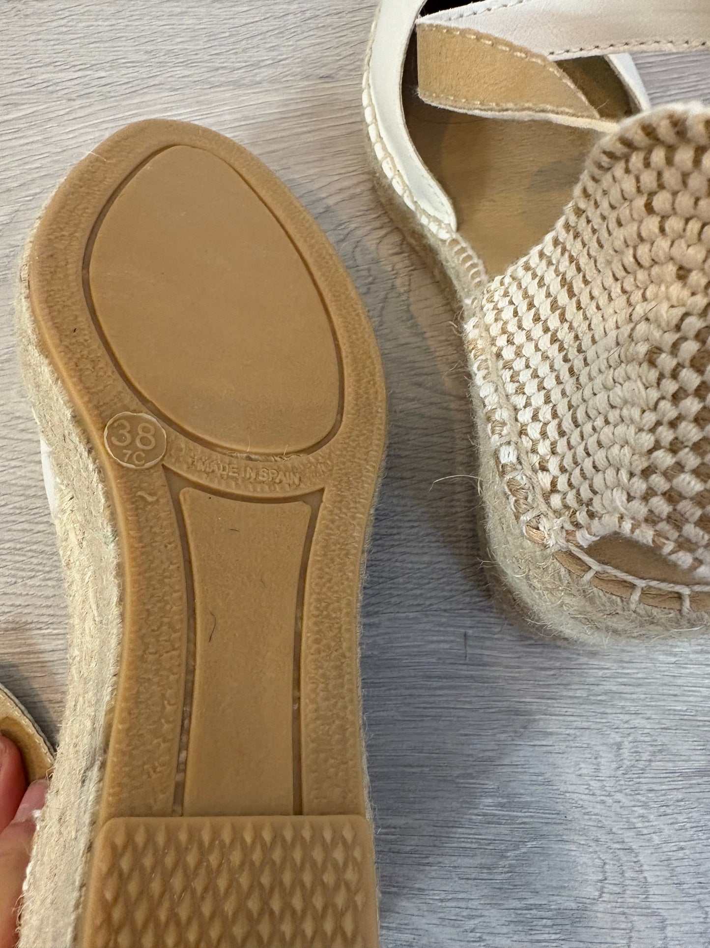 LATOUCHE. Sandalia esparto color crudo