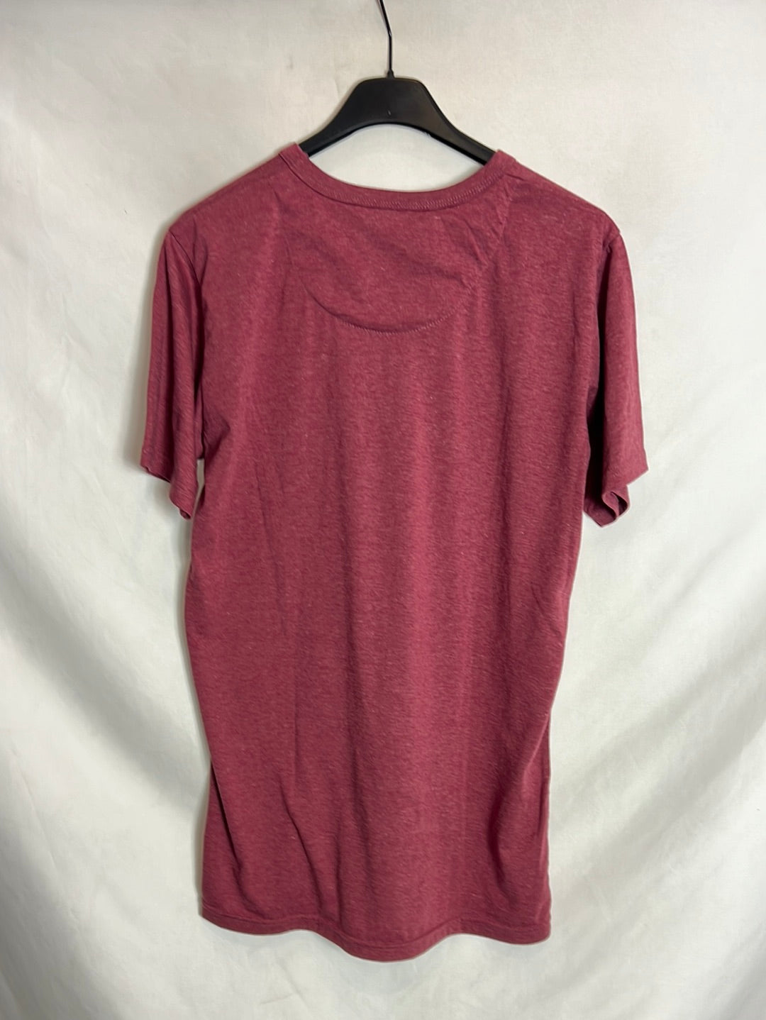 OTRAS. Camiseta burdeos jaspeada bolsillo. T M