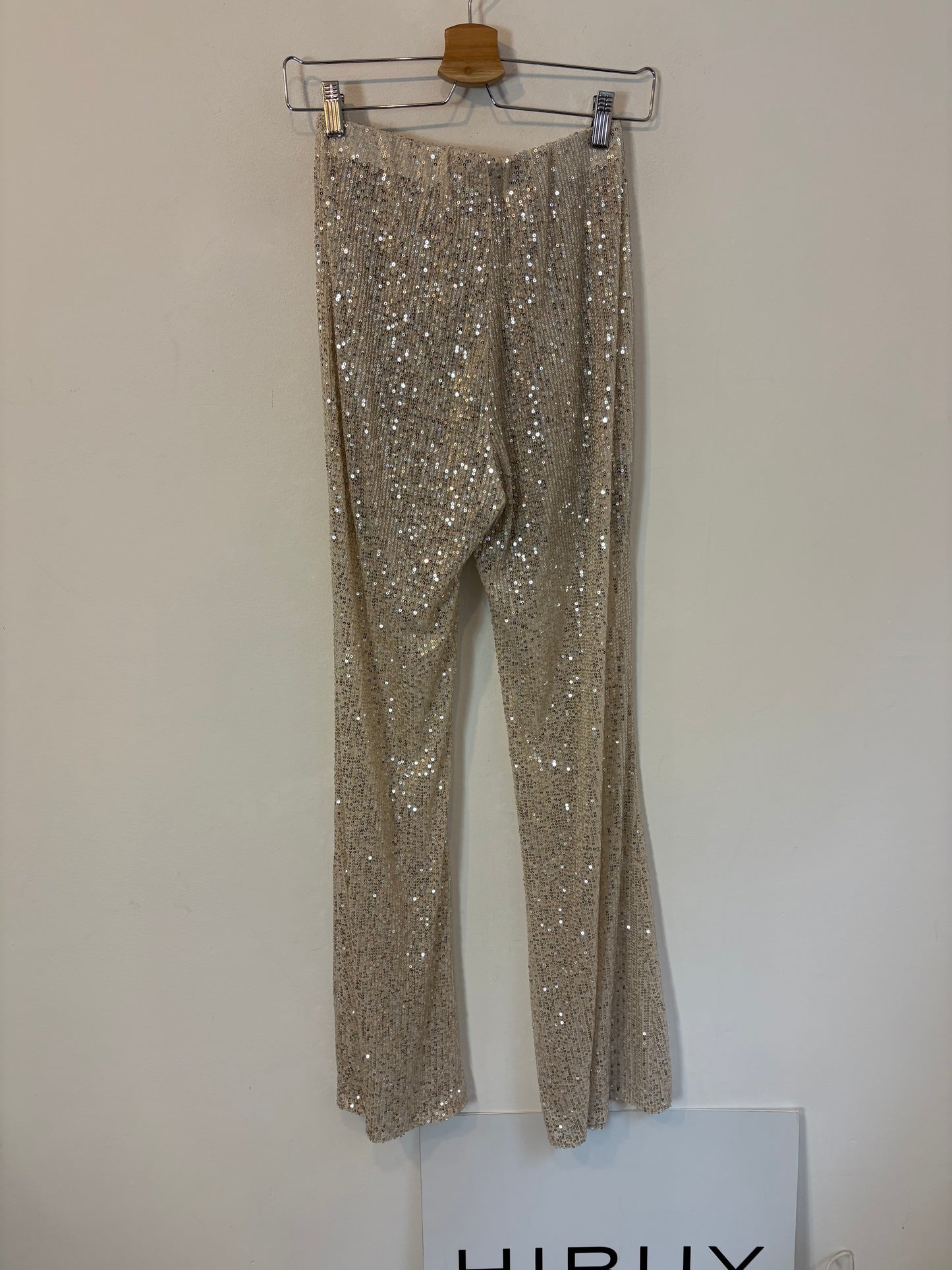 OTRAS. Top tal look lentejuelas