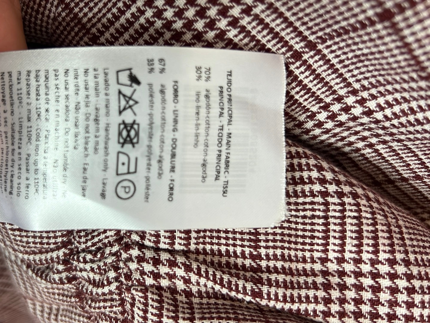 SCALPERS. Chaleco cuadros burdeos. TM