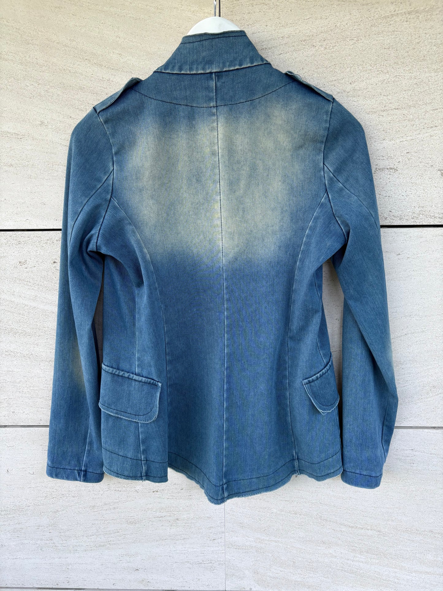 OTRAS. Chaqueta denim ligera doble botonadura. T M
