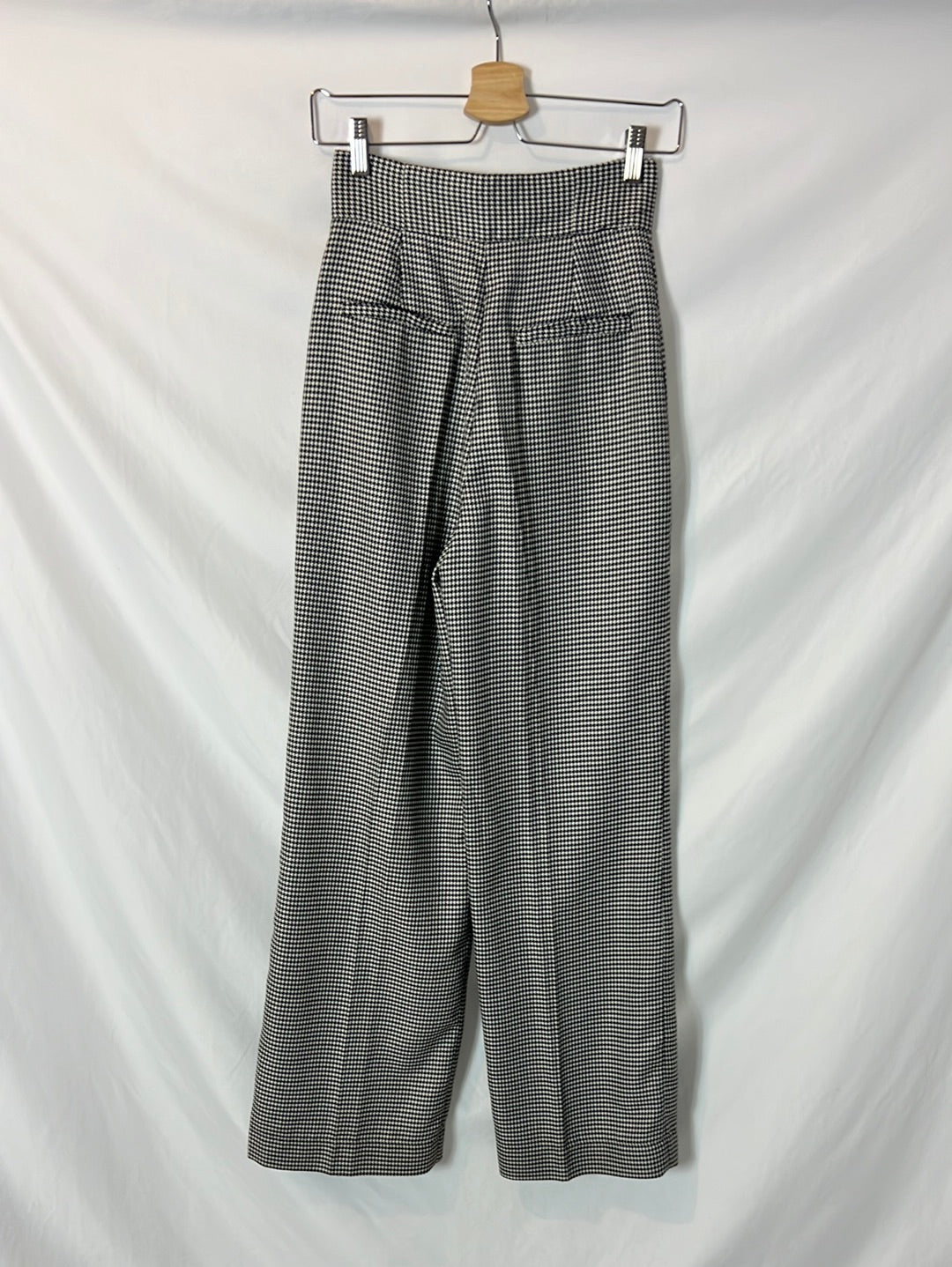 WHITE. Wide-leg houndstooth trousers. Size 34