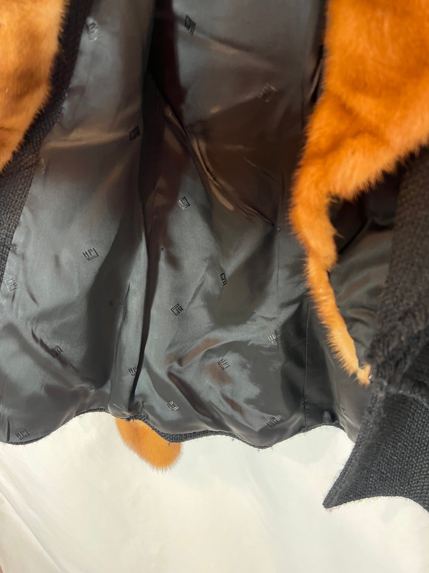 PEDRO DEL HIERRO. Blazer tweed detalles pelo T.38