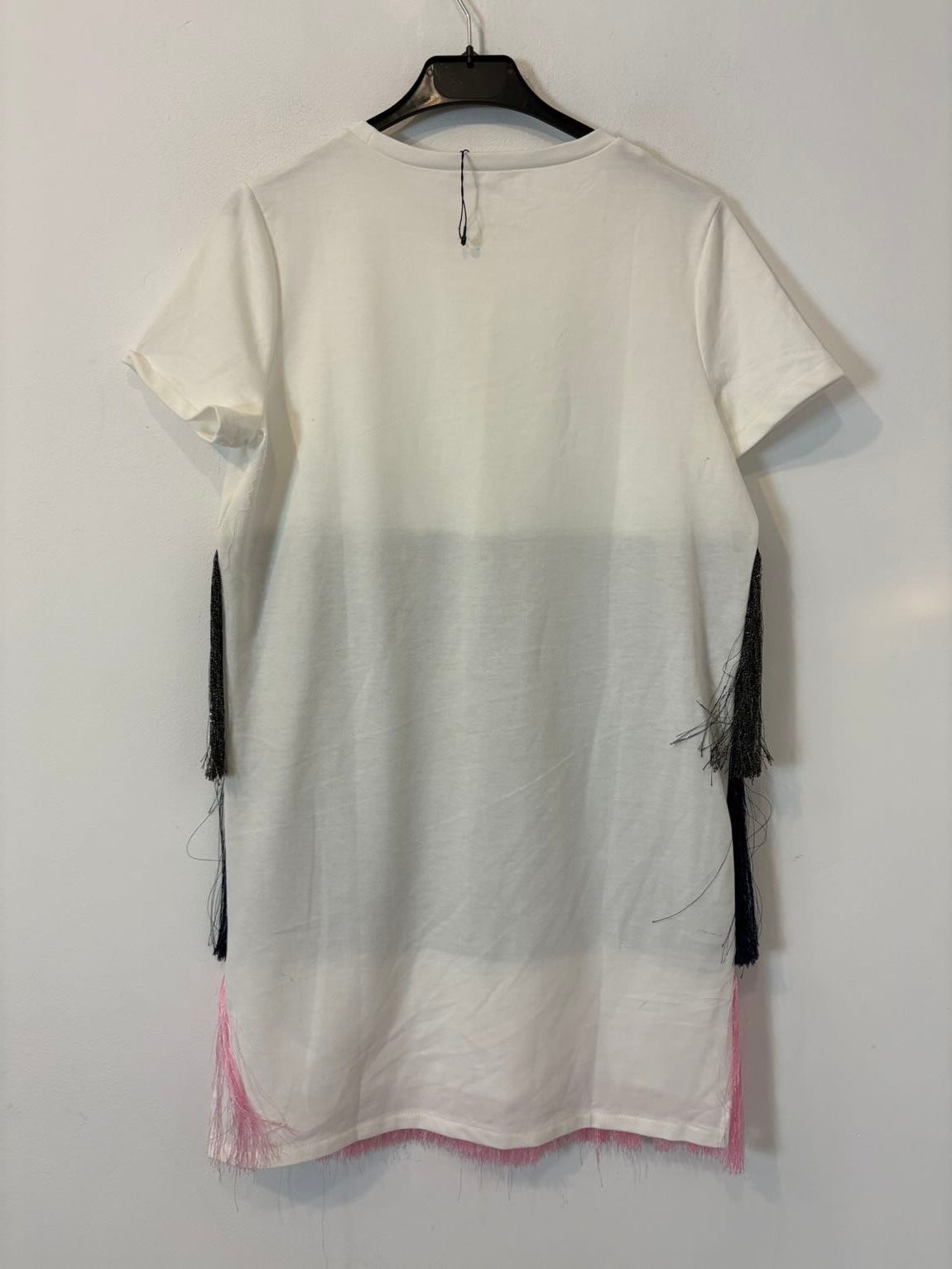 ZARA. Vestido blanco flecos