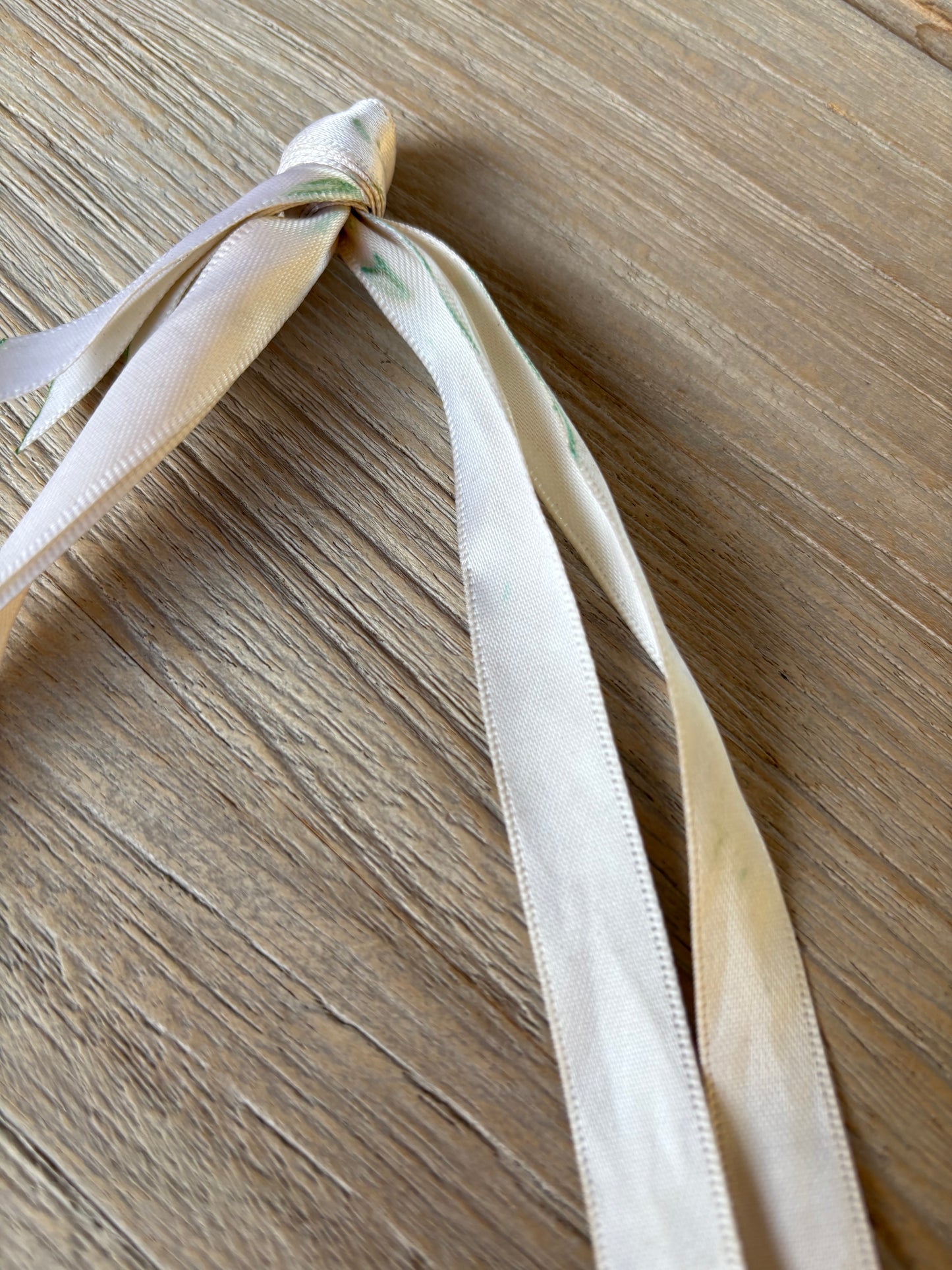 OTRAS. Collar piedras verdes