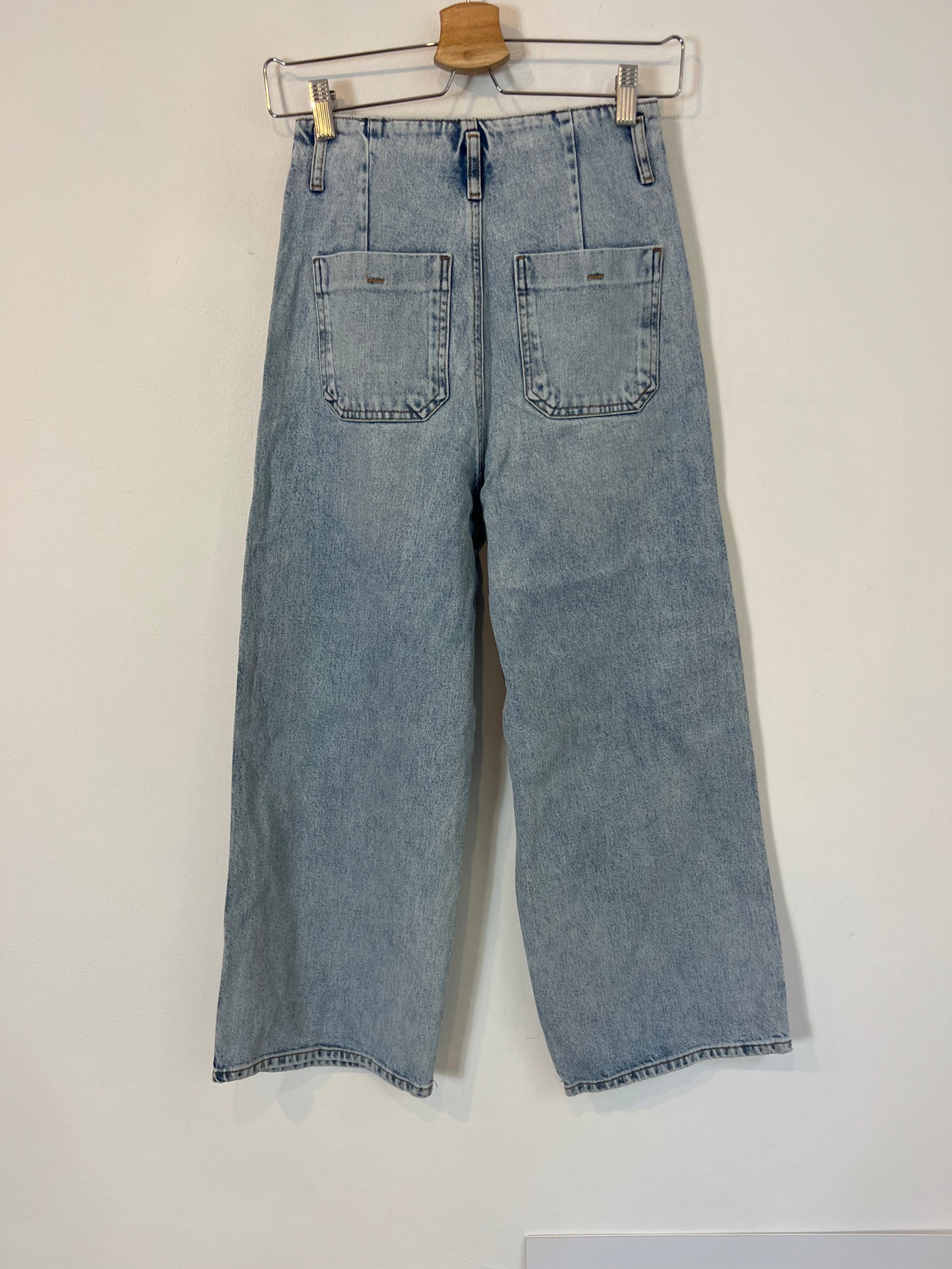 ZARA. Denim recto pinza. T 34