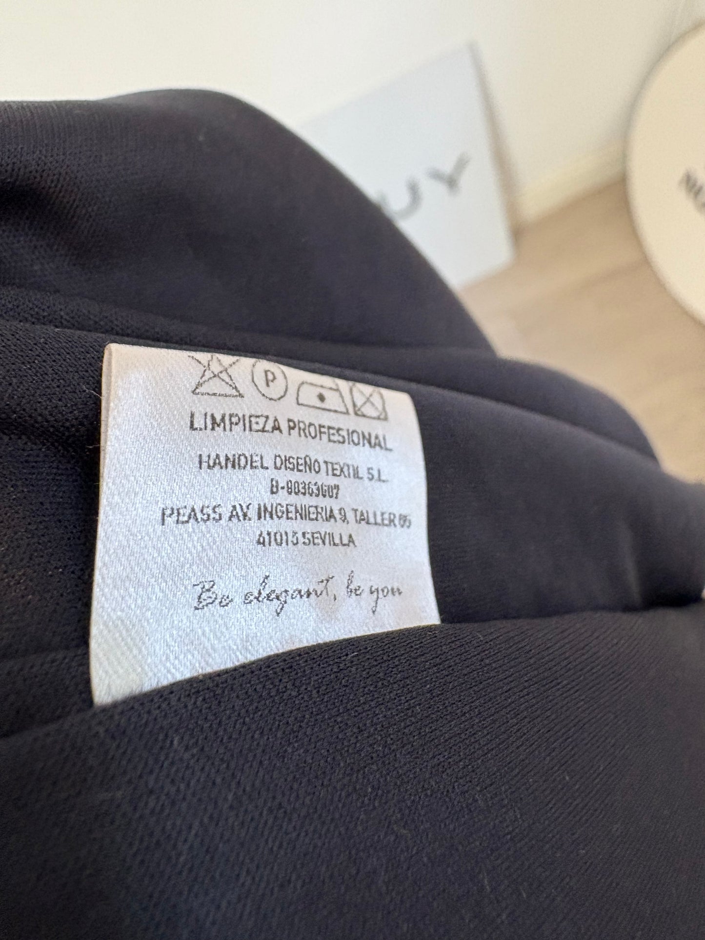 BY HANDEL. Vestido bicolor elástico