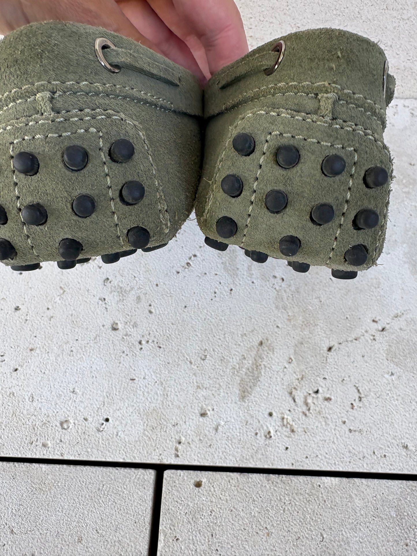 TOD´S . Mocasines piel en verde. 37..5