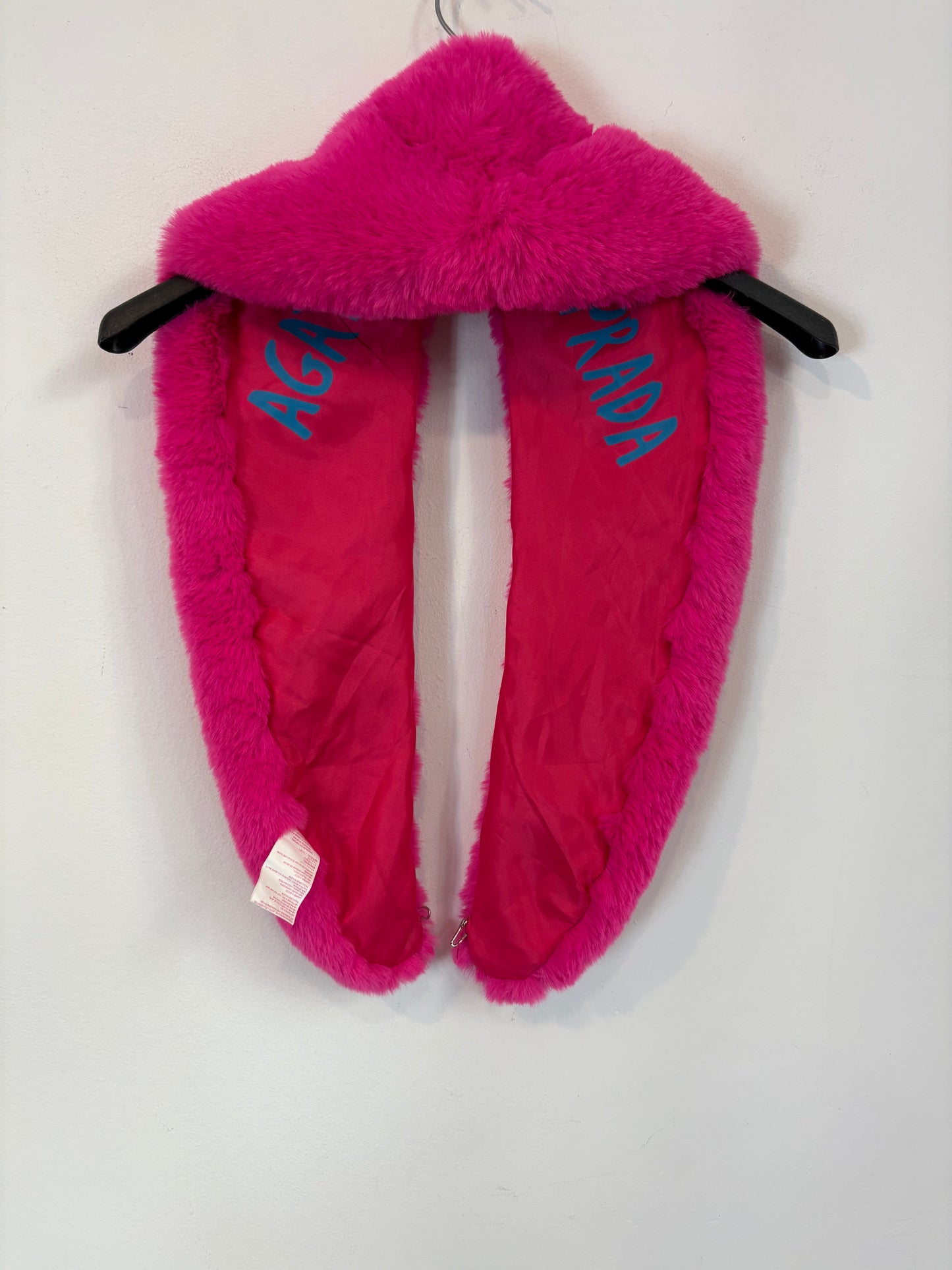 AGATHA RUIZ DE LA PRADA. Pink fur collar