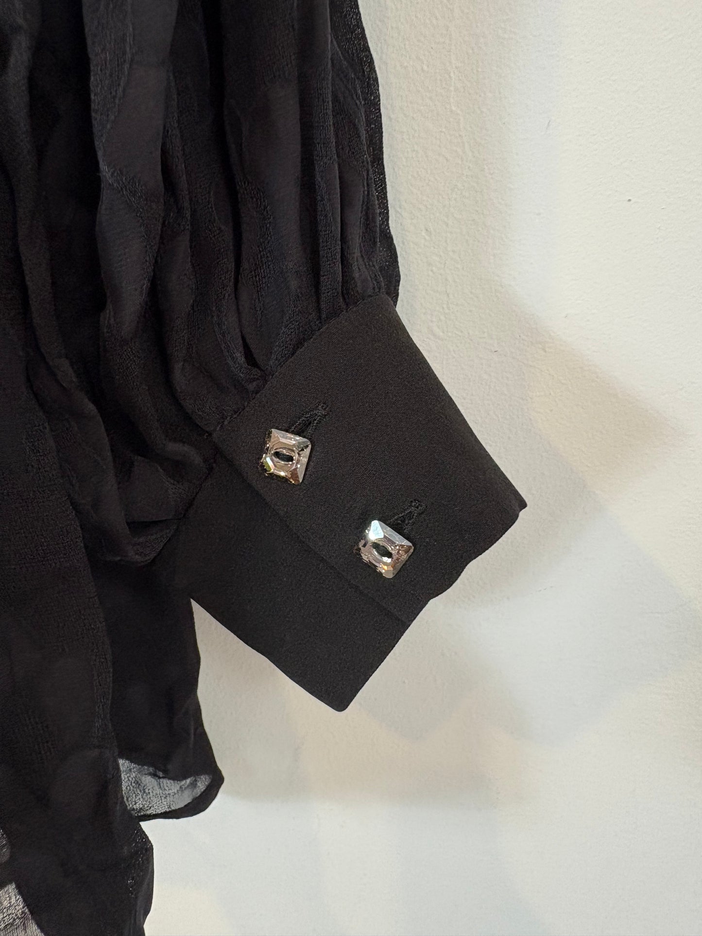 ETRO. Blusa negra con seda. T 42 (38)