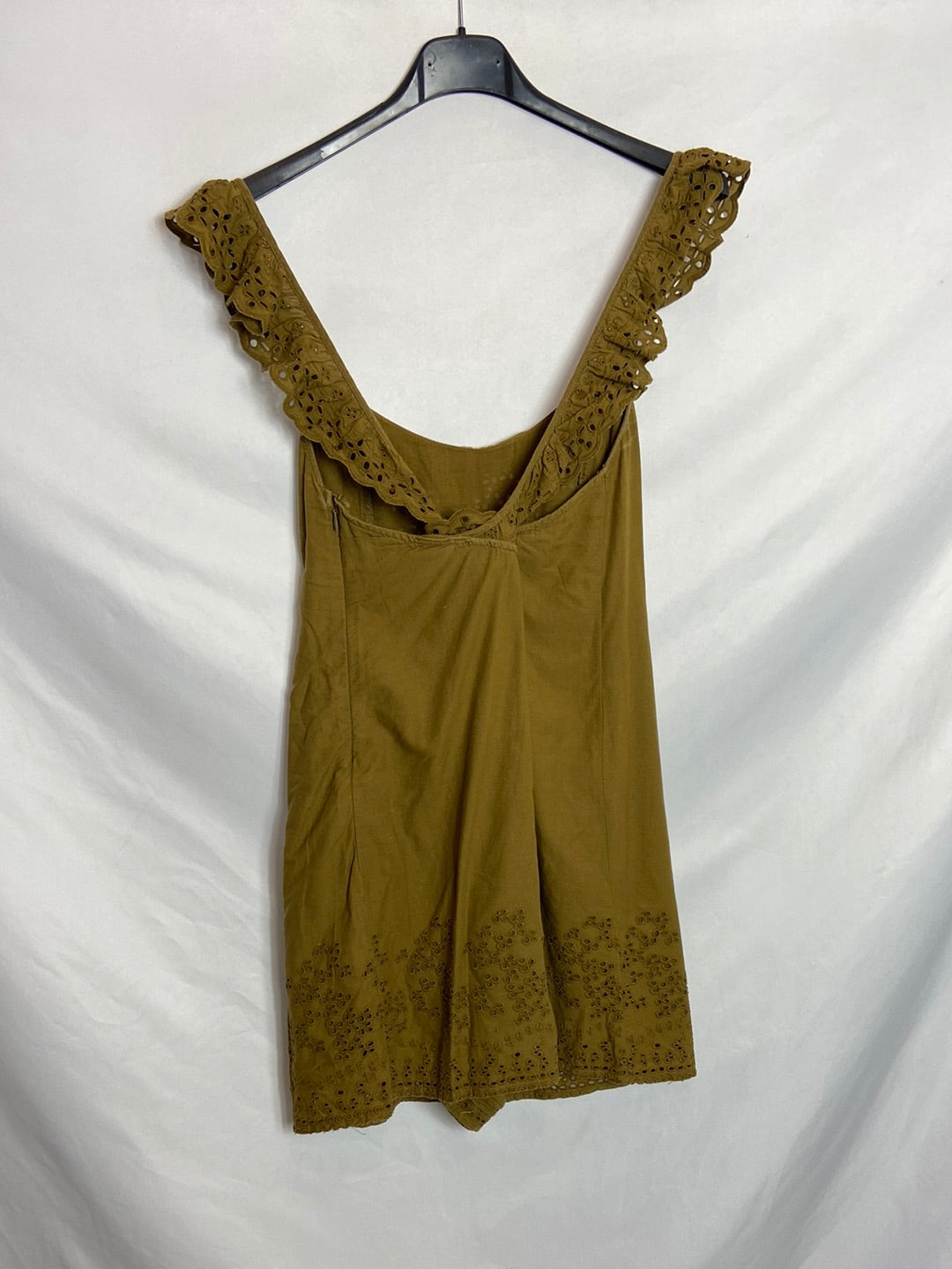 ZARA. Mono troquelado verde caqui T.S