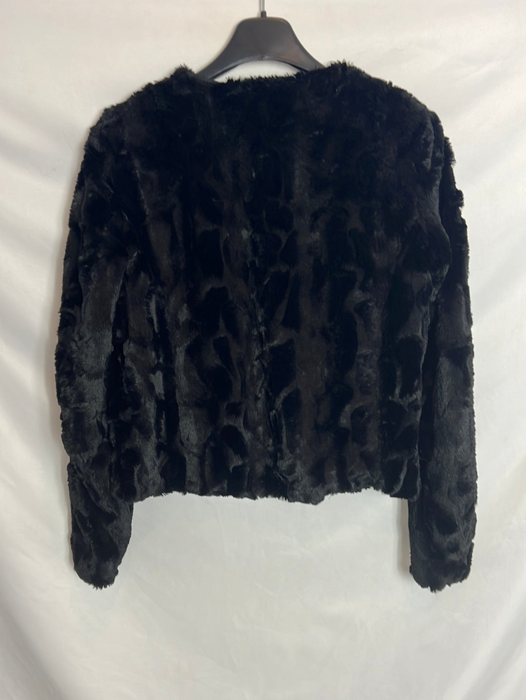 PULL&BEAR. Chaqueta pelo corta. T S