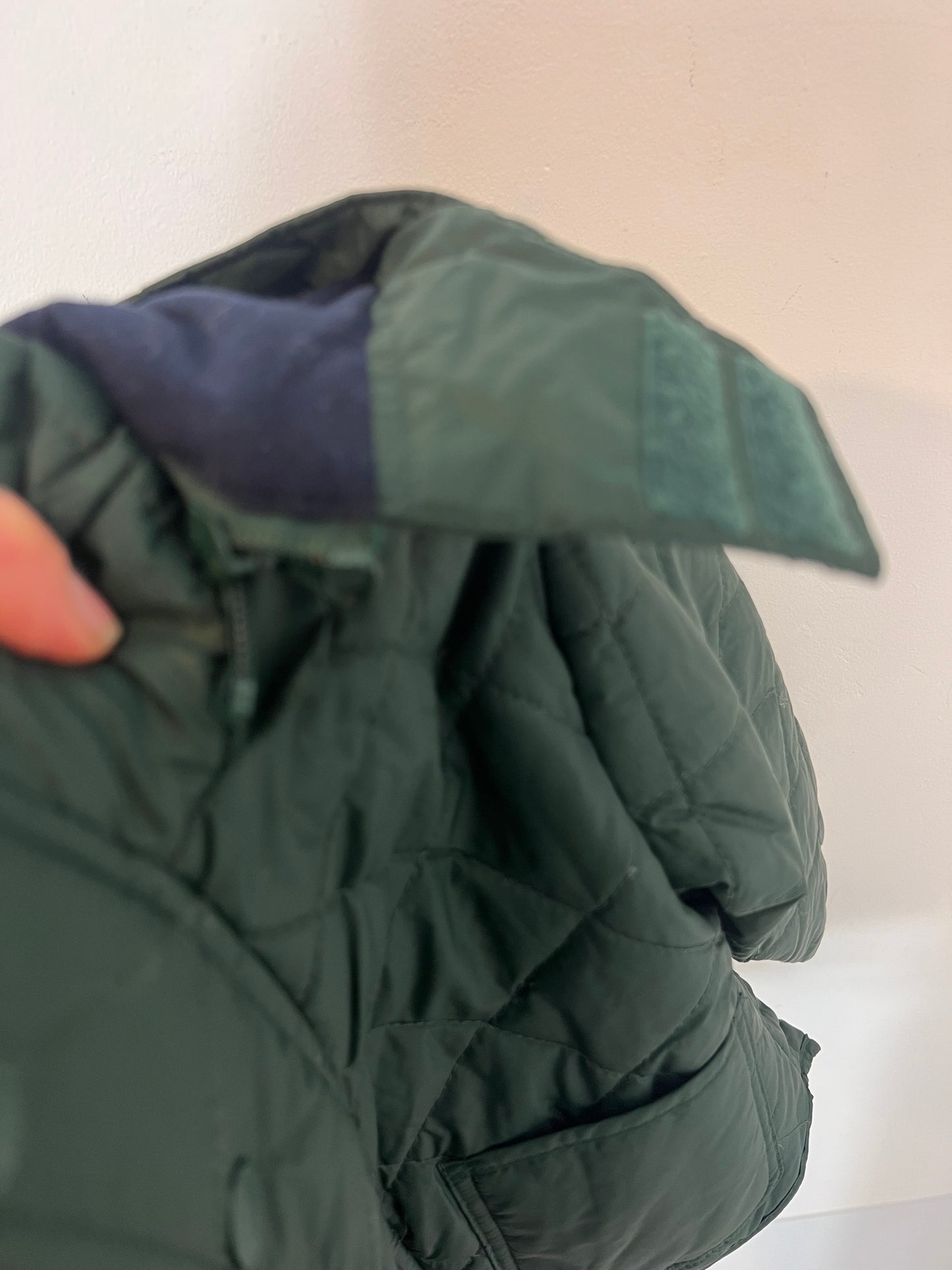 FREESTYLE. Abrigo verde acolchado. T 4 años