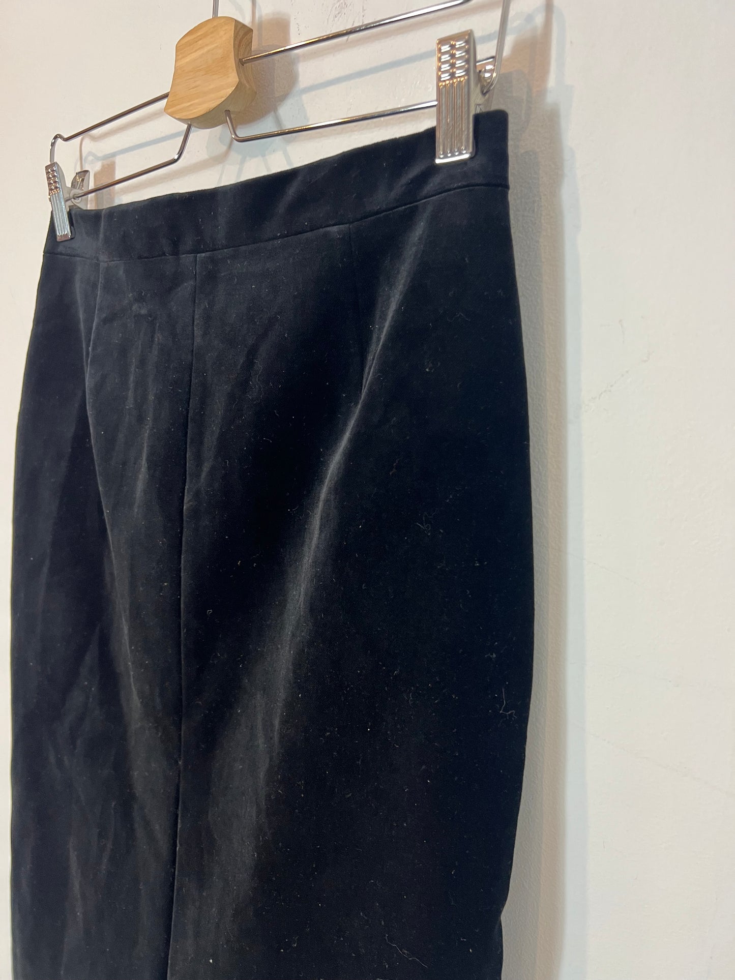 ZARA. Falda negra terciopelo T.s