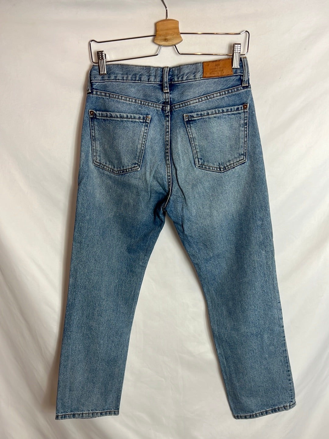 MANGO. Denim recto abotonado. T 36