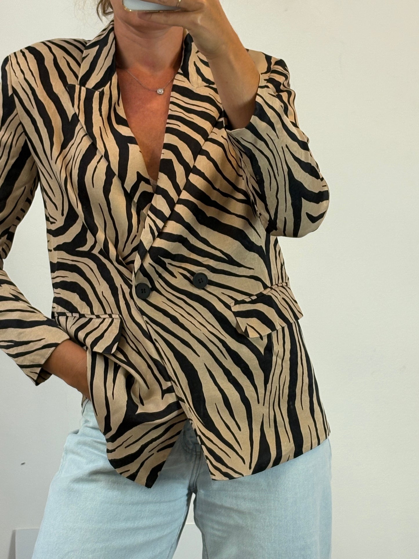 ZARA. Flowing two-tone suit jacket. Size XS/A