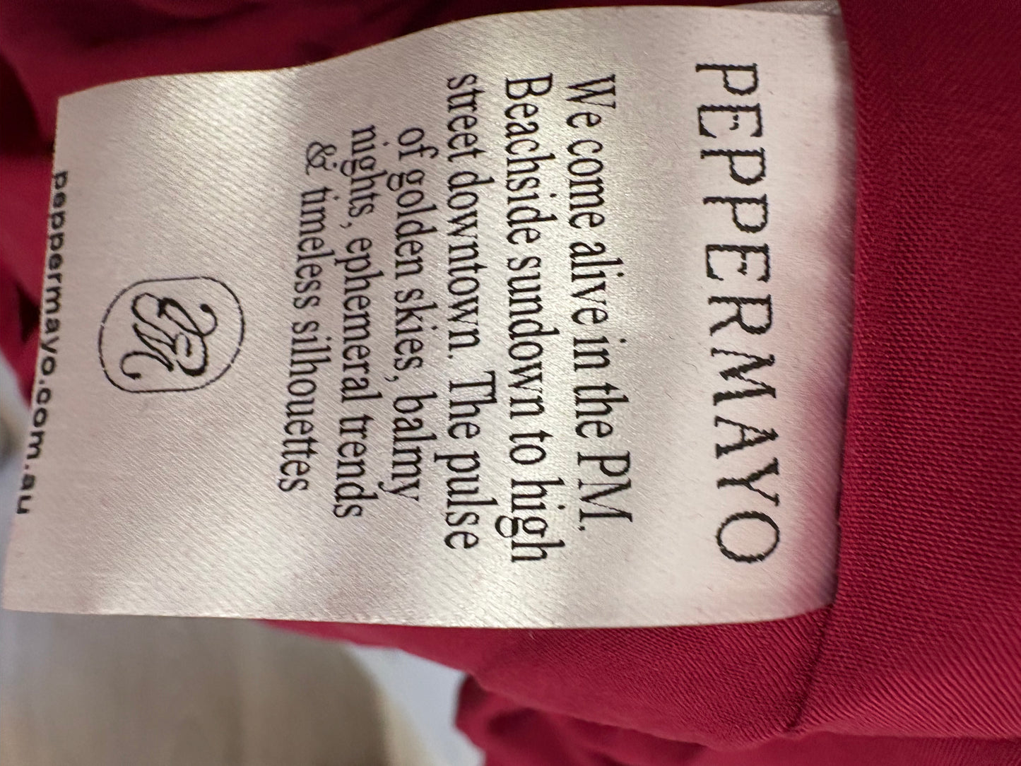 ZARA. Short green gathered dress. TS