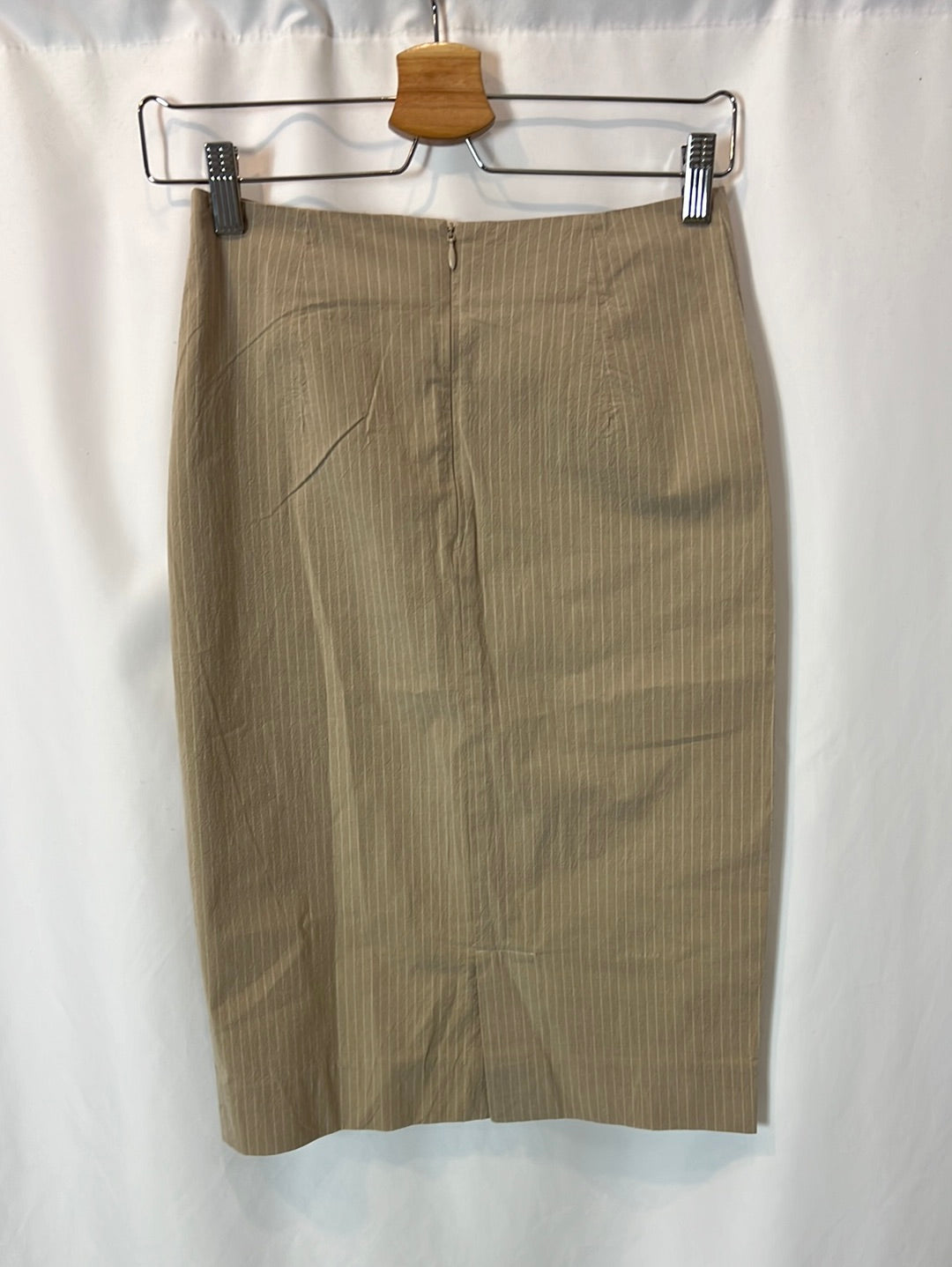 CORTANA. Beige striped pencil skirt. Size 36