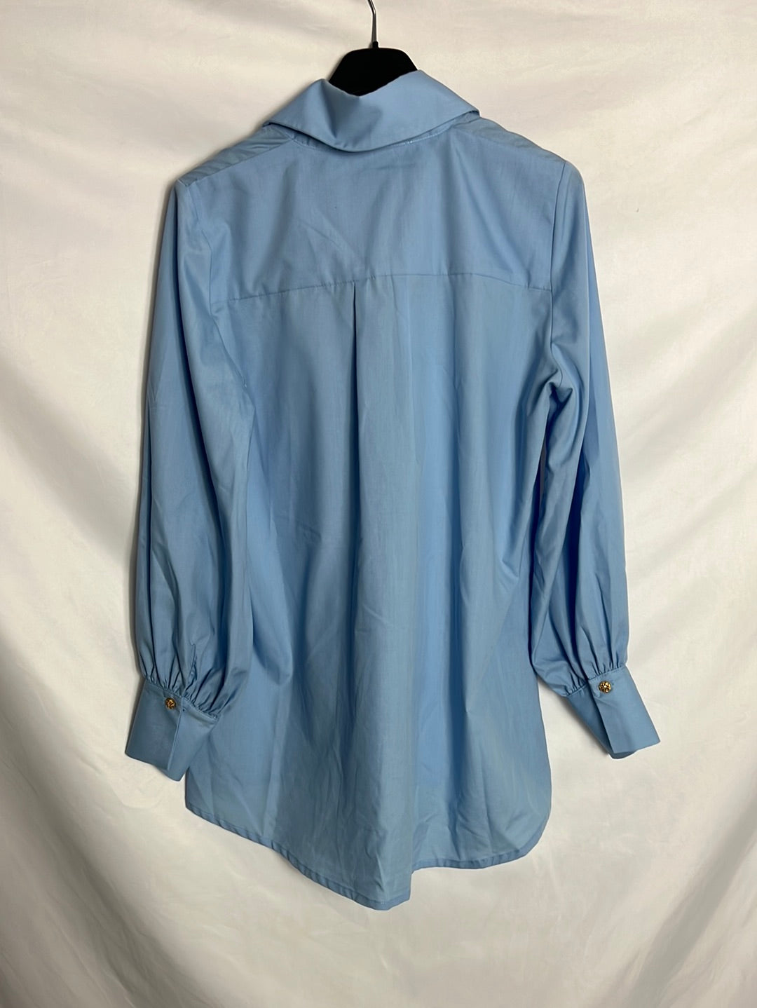 PARIS 64. Camisa azul botones pedrería. T M