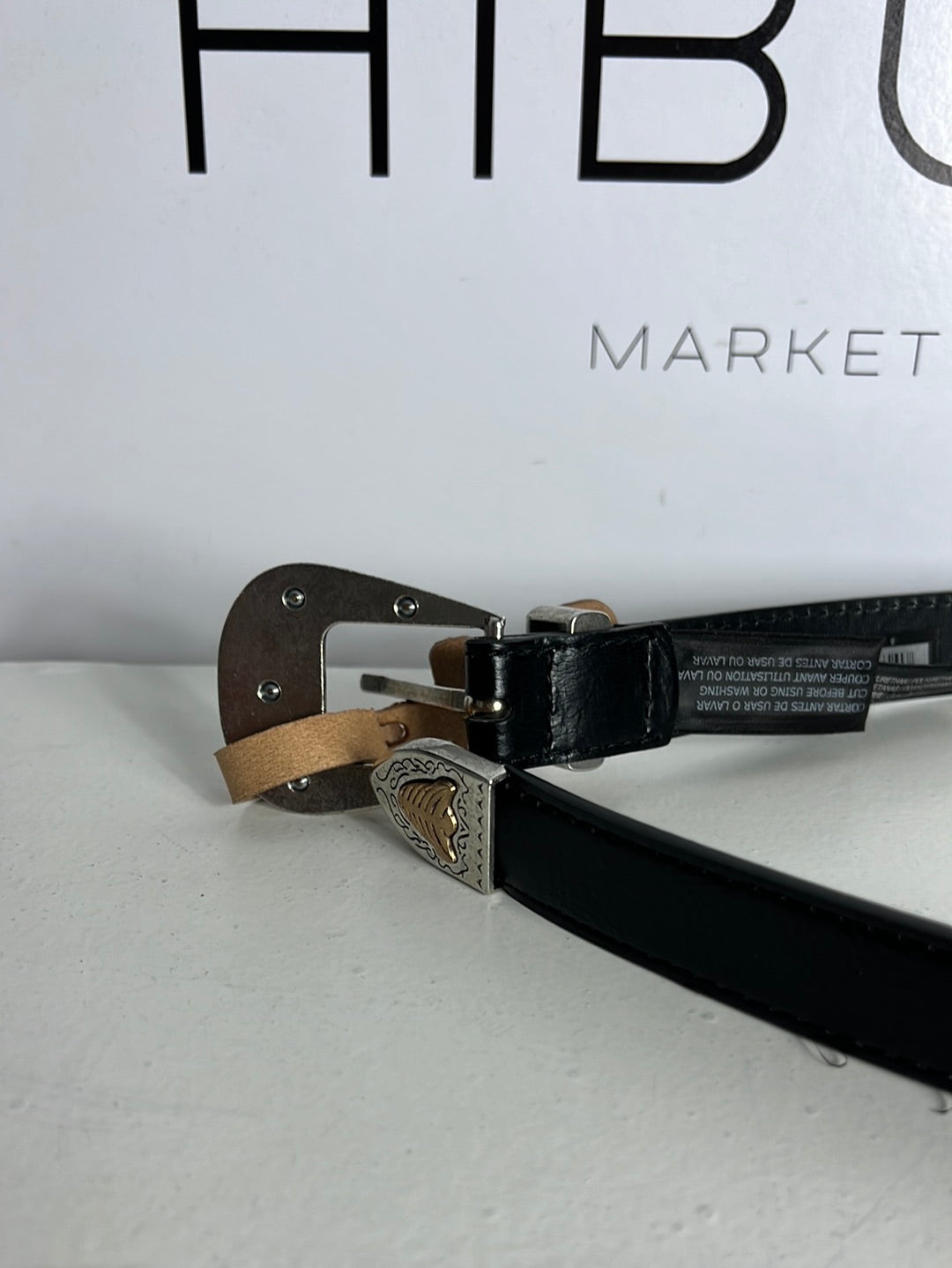 MANGO. Black belt with two-tone buckle. TM