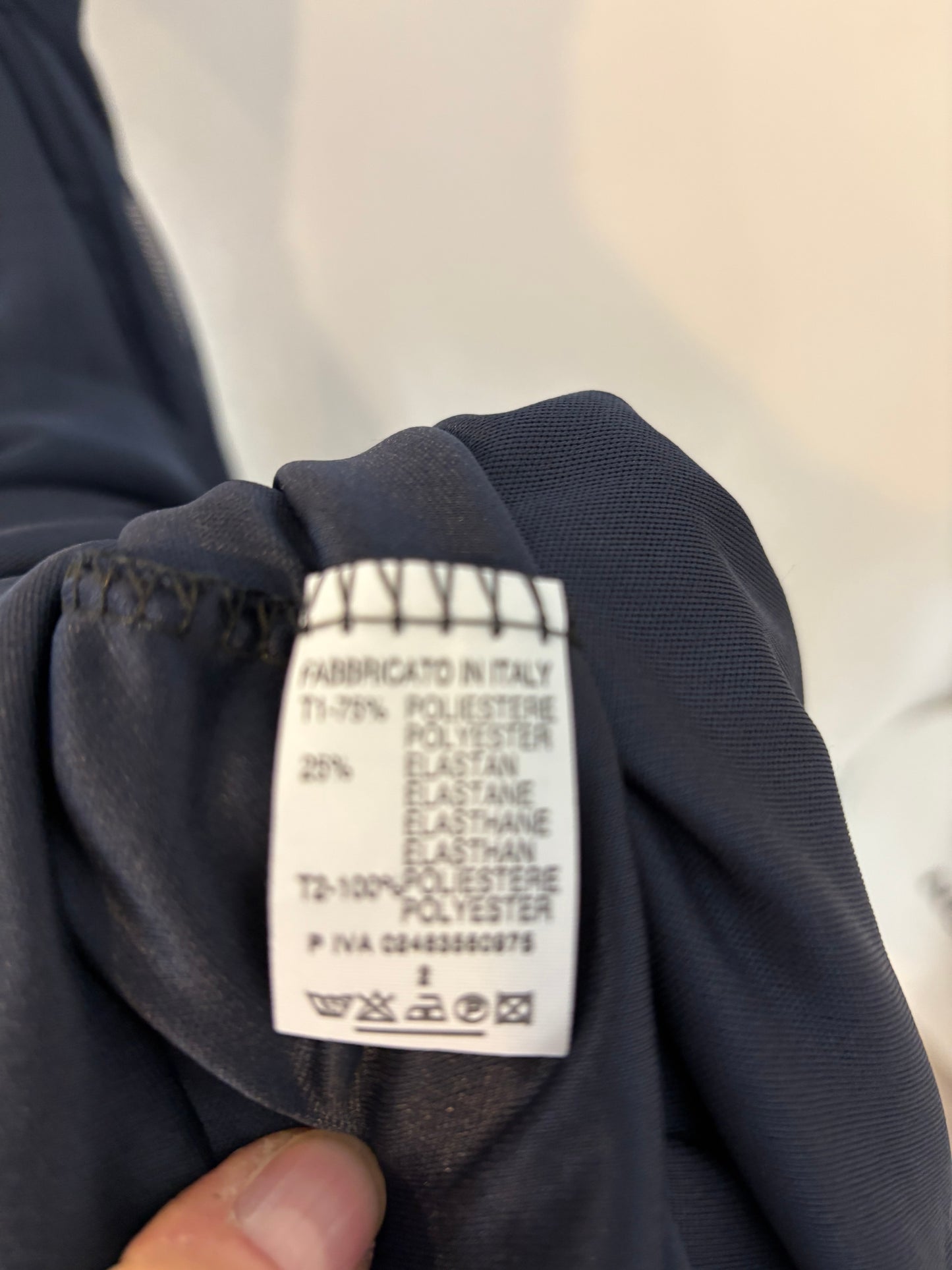 TERIA YABAR. Vestido largo tul azul