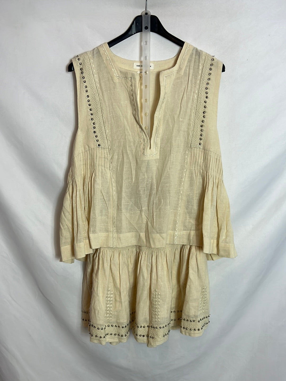 ISABEL MARANT ÉTOILE . Total look beige bordados y tachuelas. T 38/40