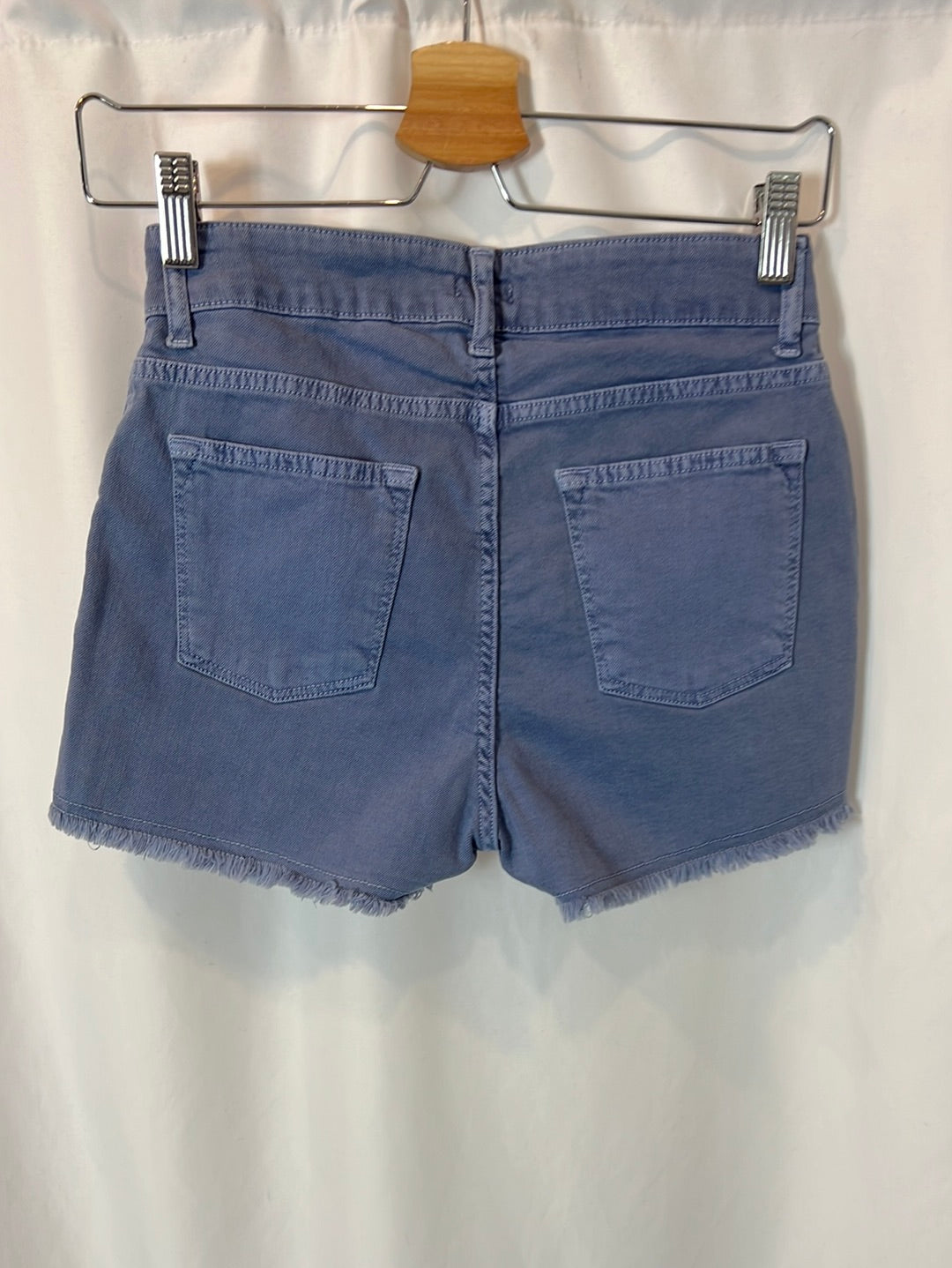 NICOLI. Blue button-down shorts, size 34