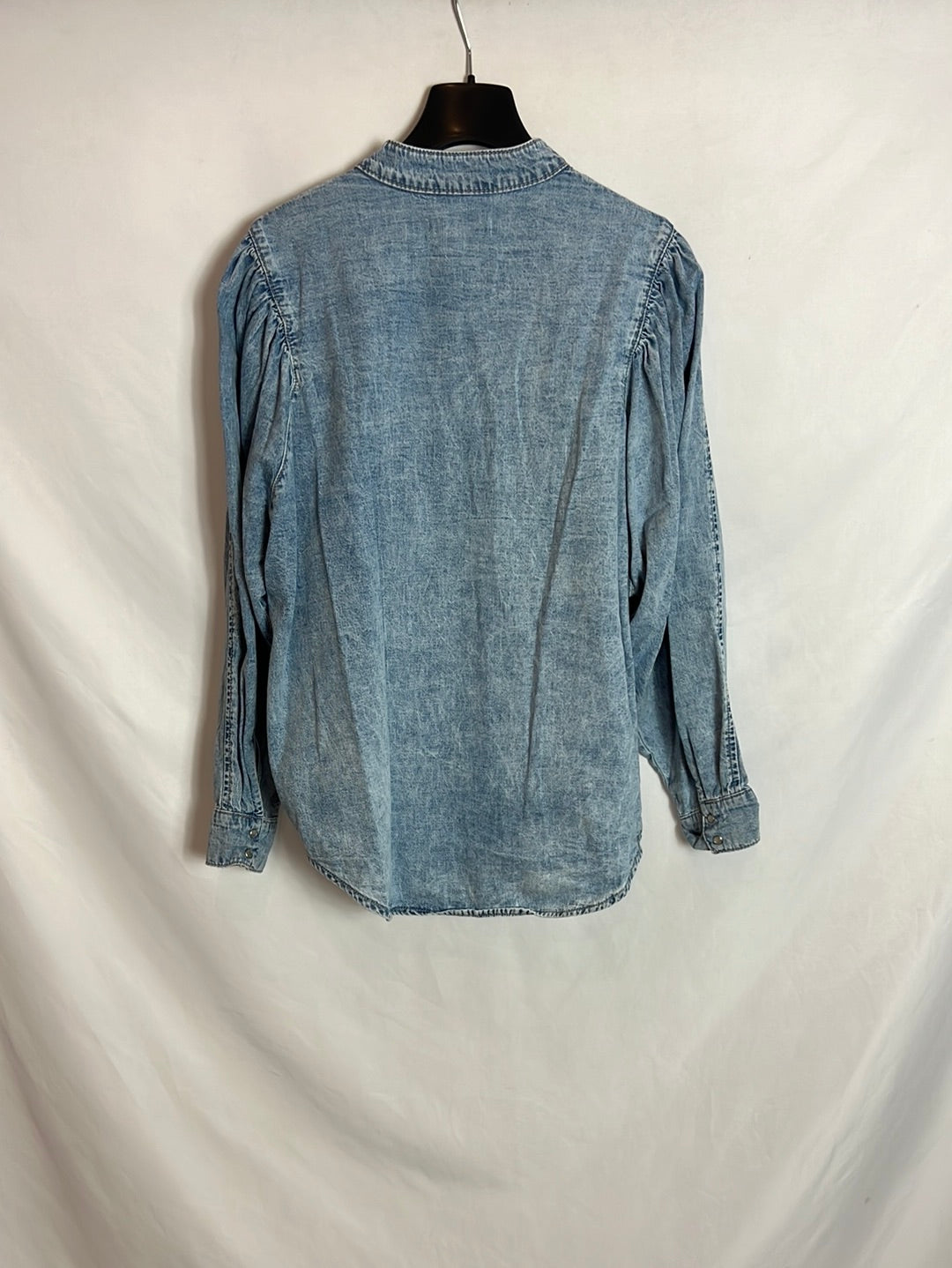 MANGO. Camisa vaquera clara T.s