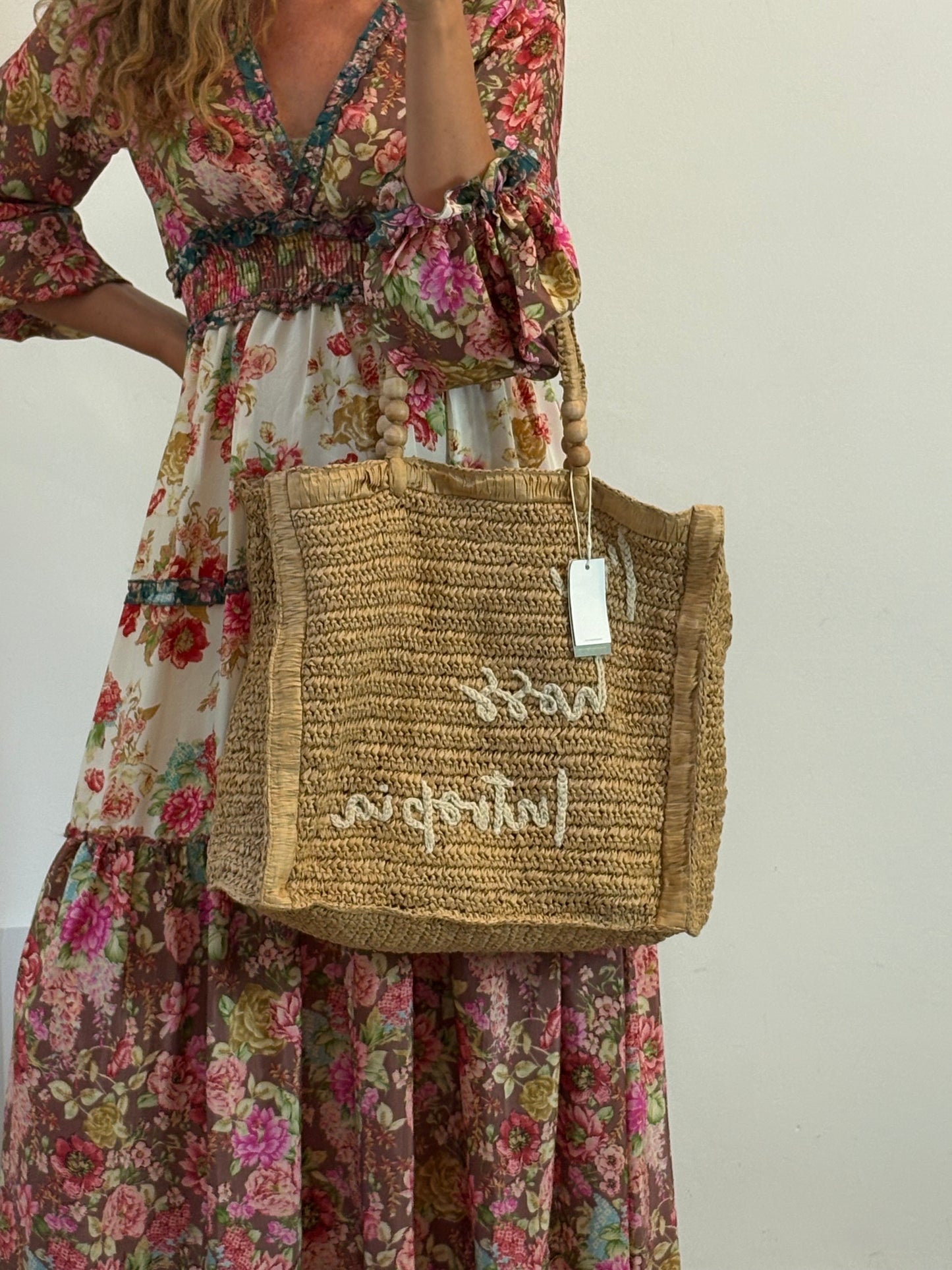 INTROPIA. Bolso rafia bordado