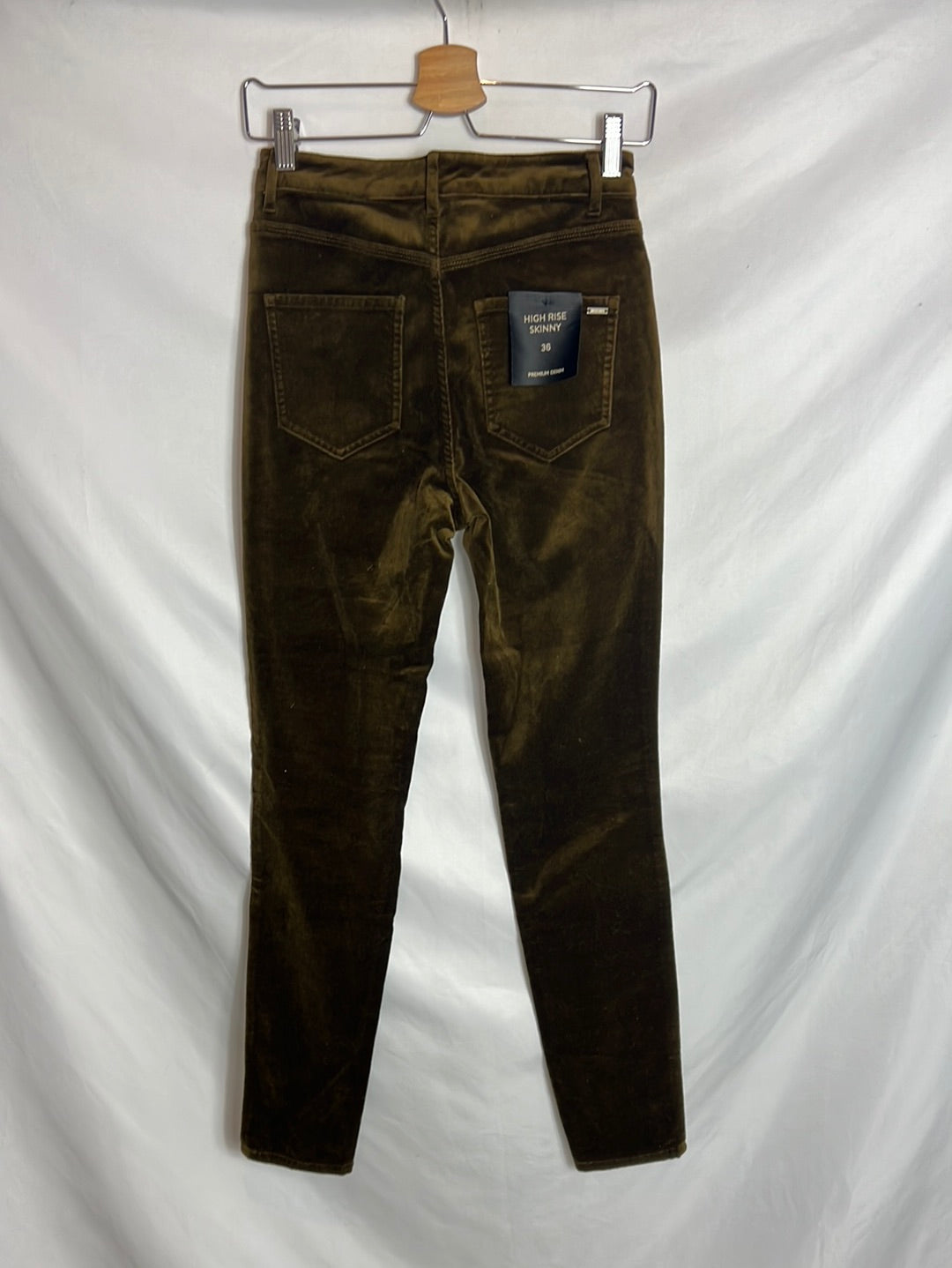 MASSIMO DUTTI. Pantalón pitillo terciopelo caqui. T 36