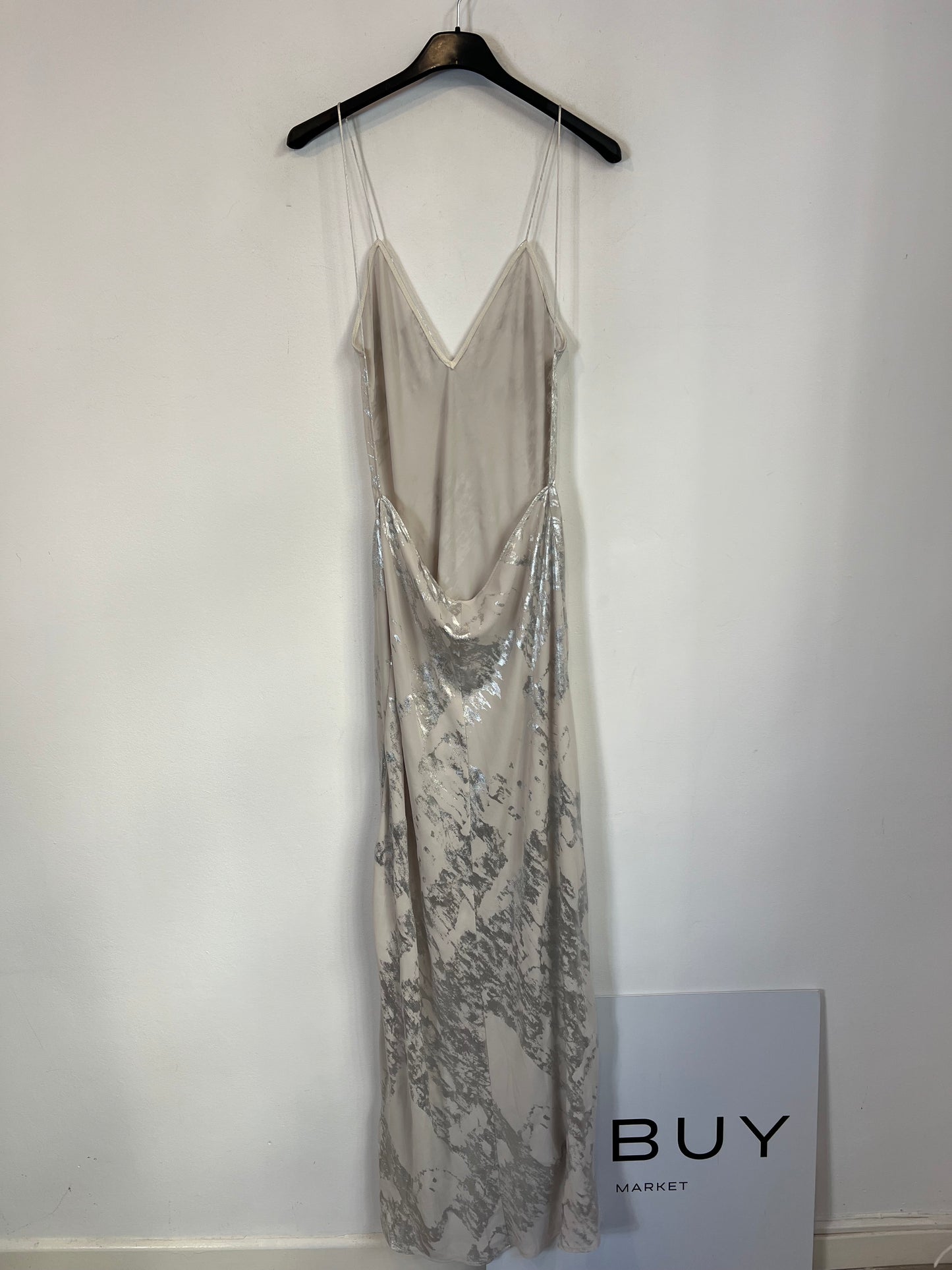 OTRAS. Vestido lencero plateado T.s