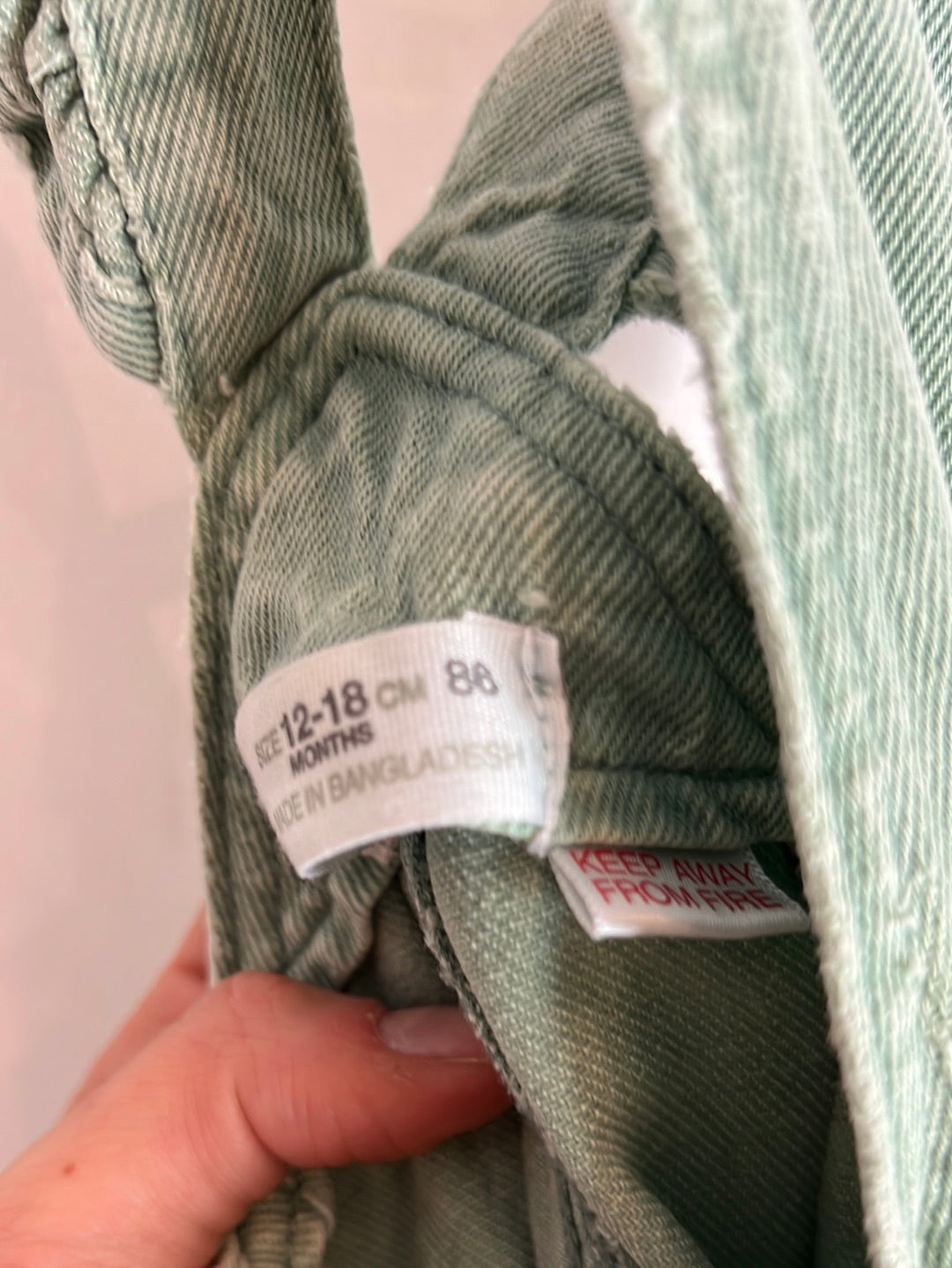 ZARA. Peto verde tejido denim. T 12-18 meses
