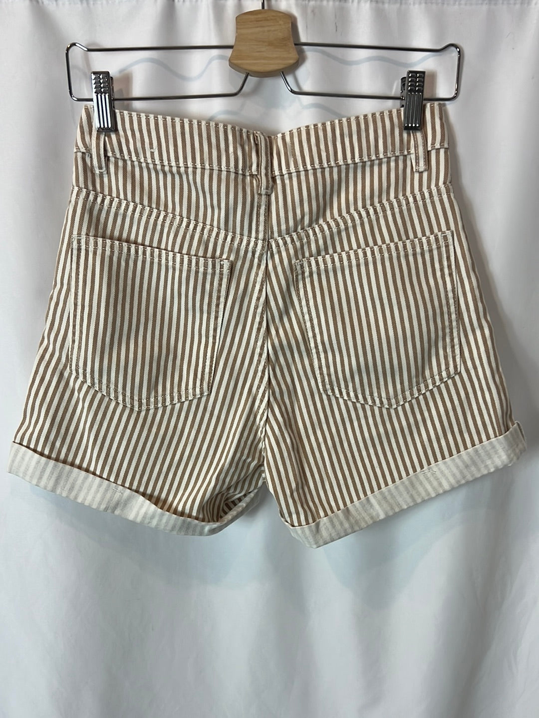 MANGO. Pantalón corto rayas T.34