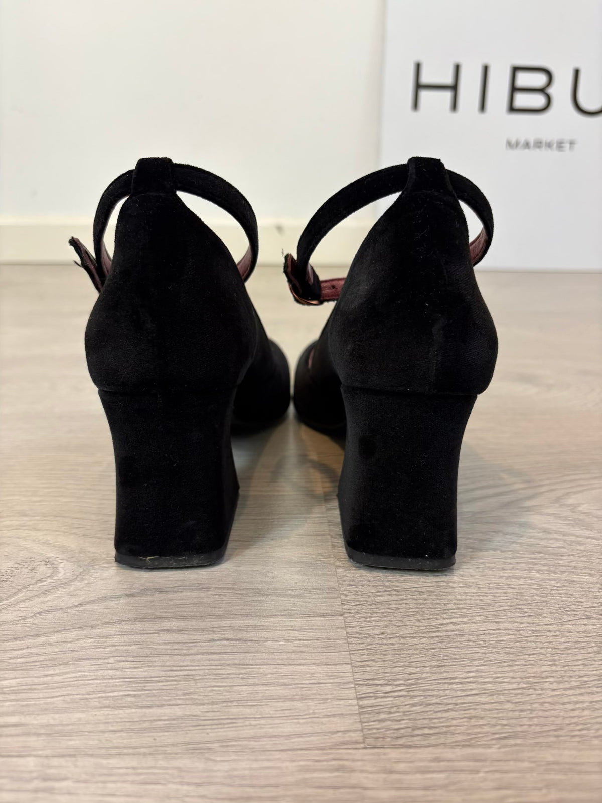 FLABELUS. Tacones terciopelo modelo The D'Orsey Pumps. T 40