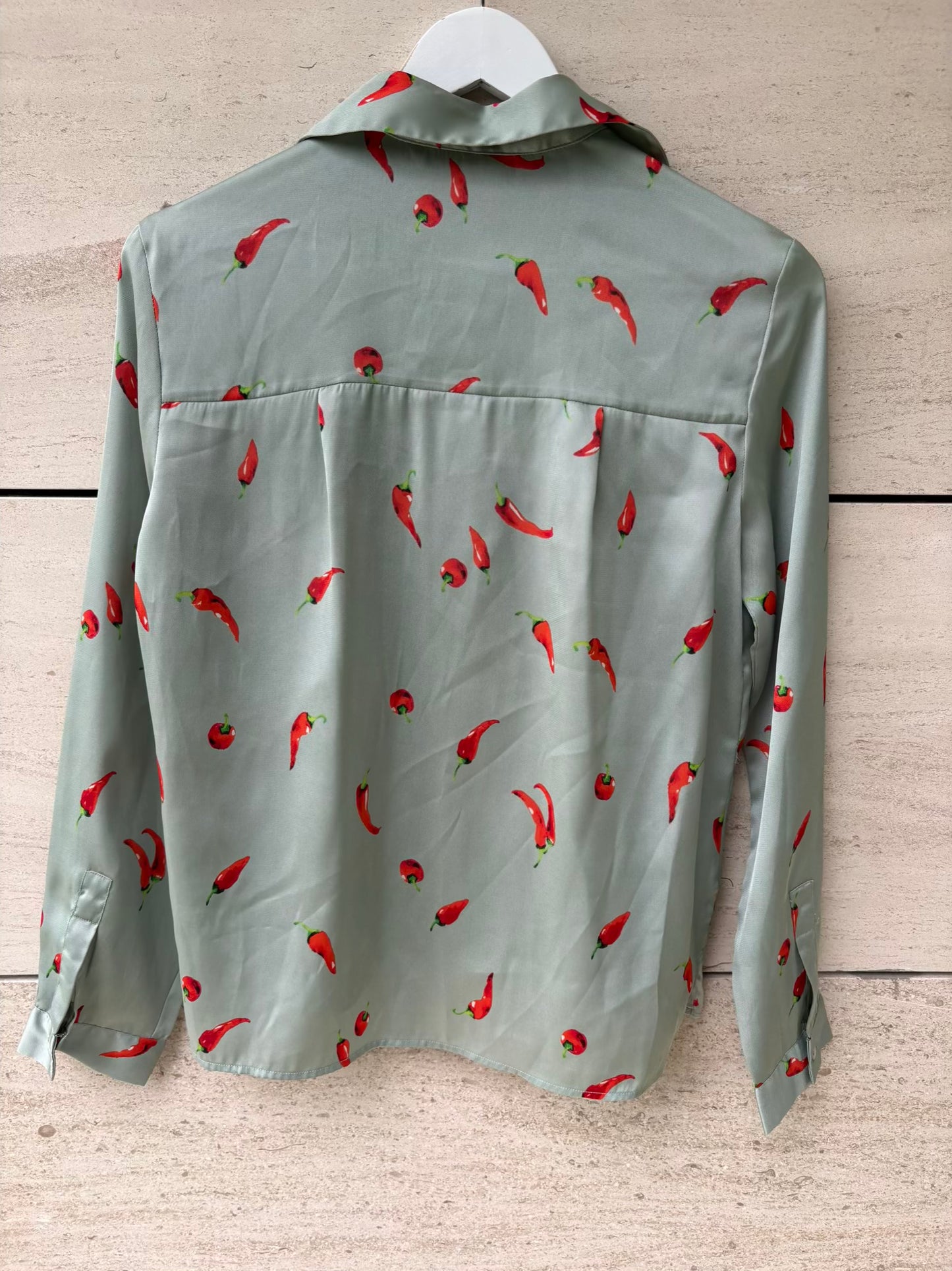 ZARA. Camisa fluida pimientos