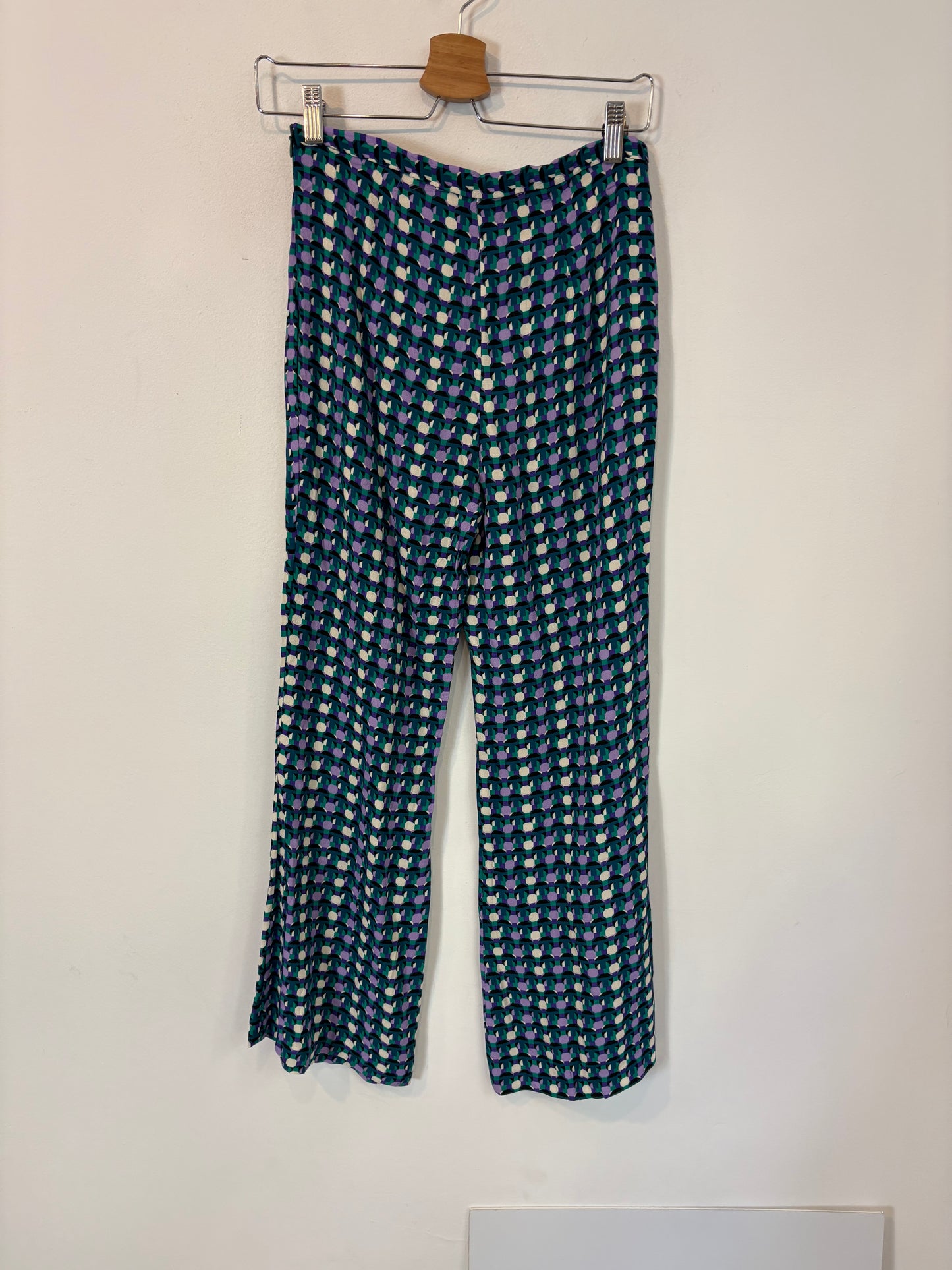 AMEÉ. Sleeveless fringed sweater S.(s)