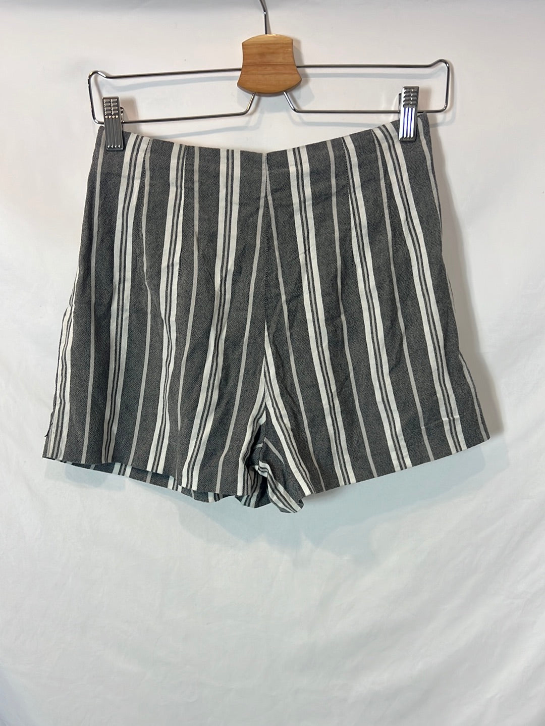 ZARA. Bermuda rayas fluida. T S