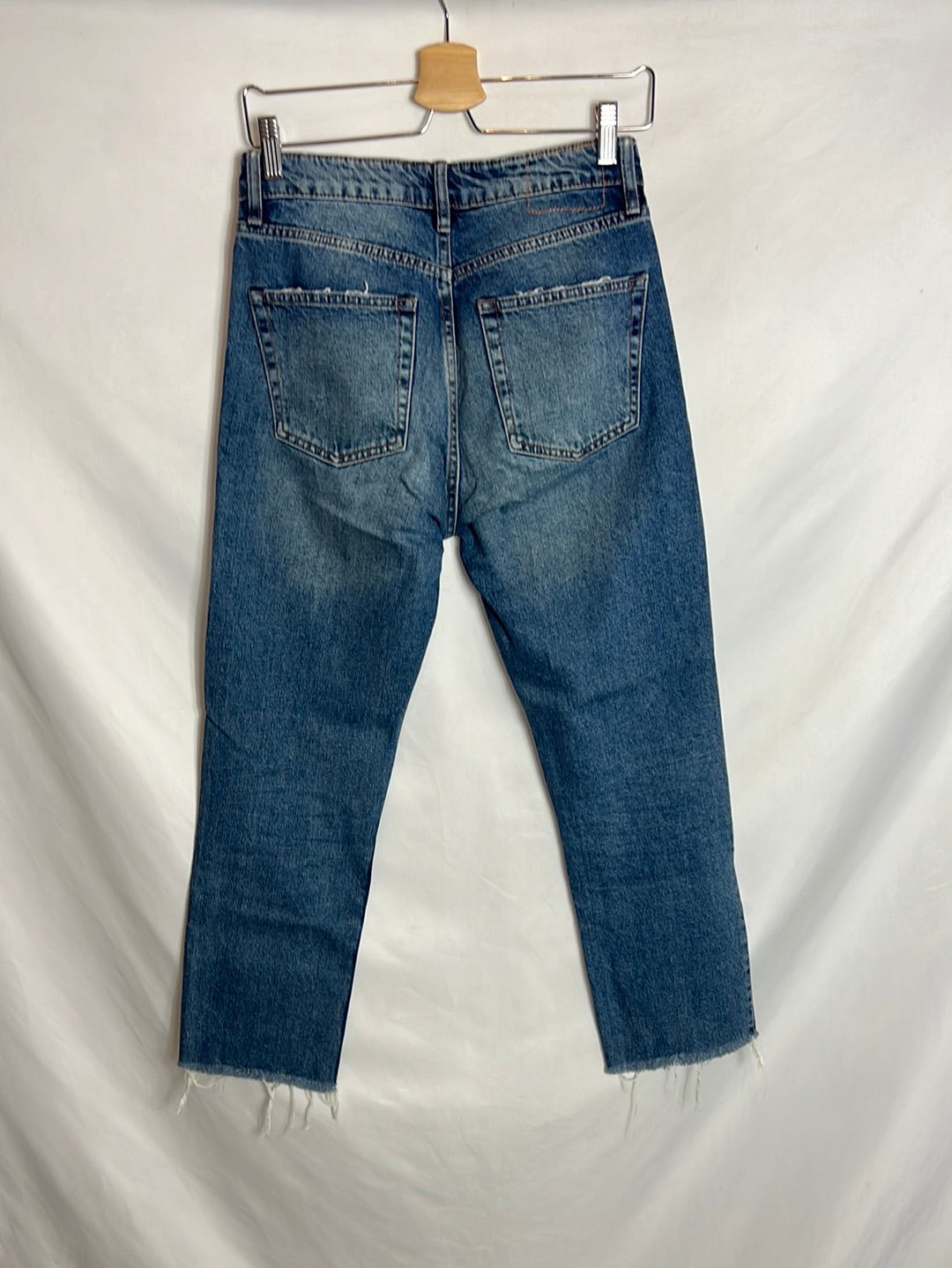 ZARA. Denim recto desflecado. T 36