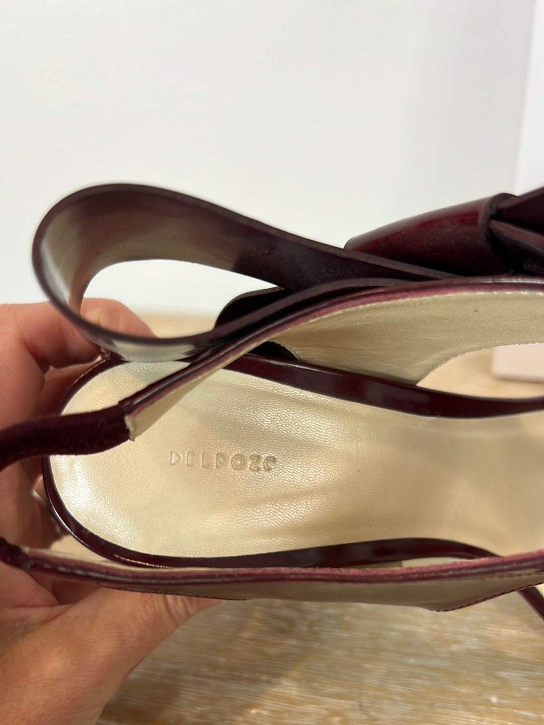 DEL POZO. Burgundy bow sandals, size 40
